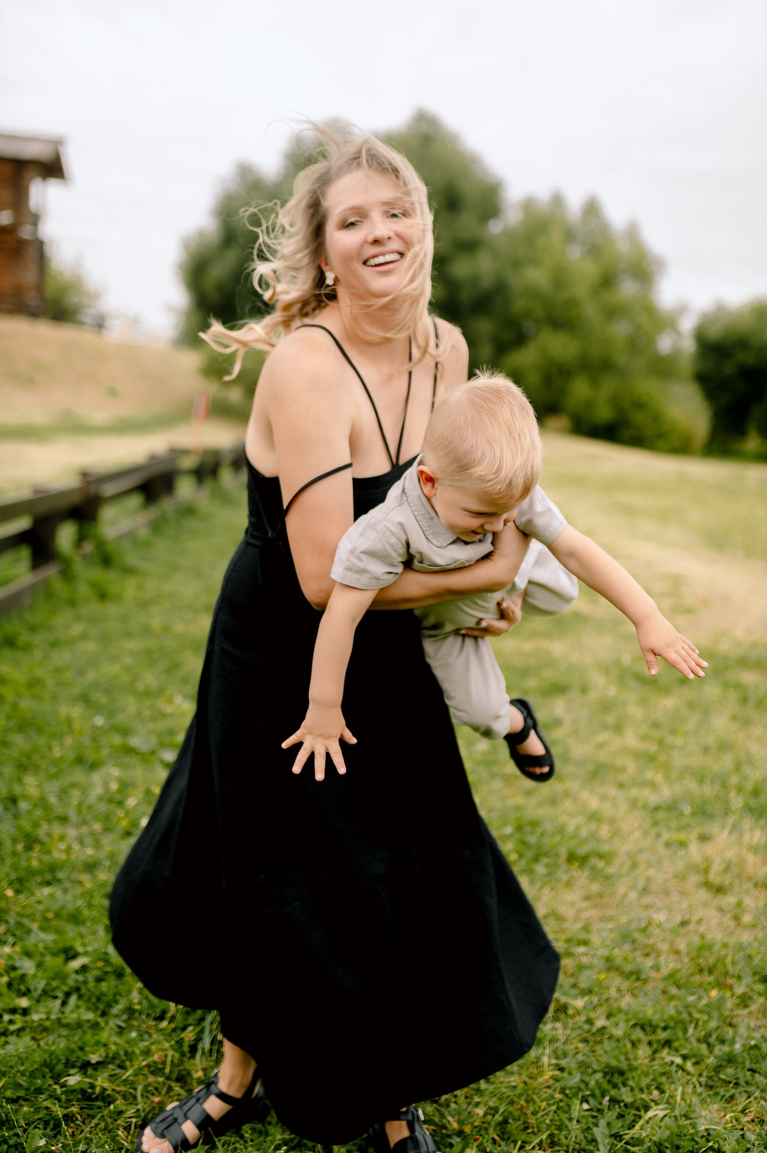 С АРОМАТОМ СКОШЕННОЙ ТРАВЫ. Шашкова Вероника / Свадебный и семейный фотограф Москва и Ярославль