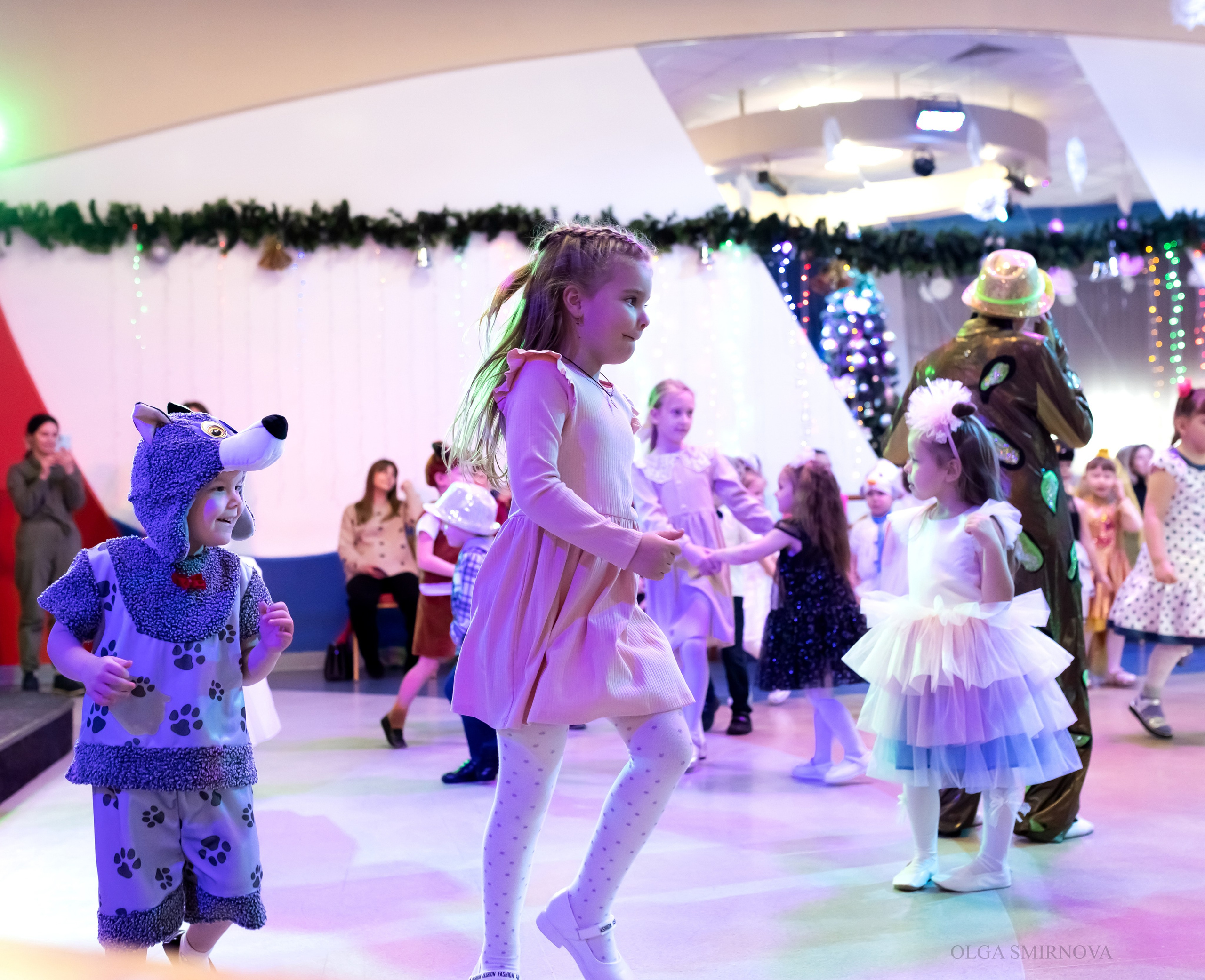 Утренник в ДОФ 04.01.25. Ольга Смирнова юрист, фотограф