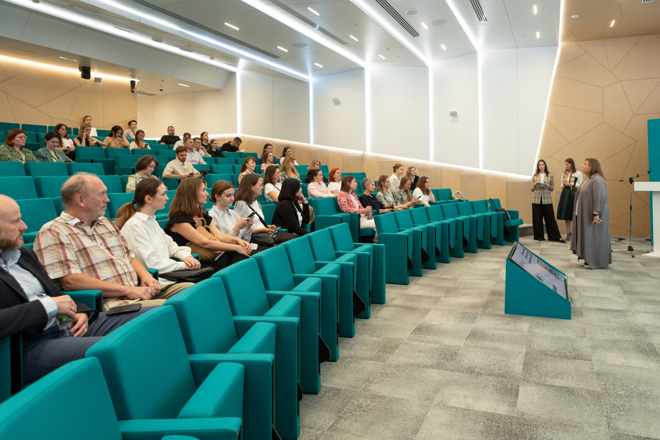 Гостевой визит в «зеленый» офис Сибур. Портретный творческий фотограф в Москве Надя Дудник