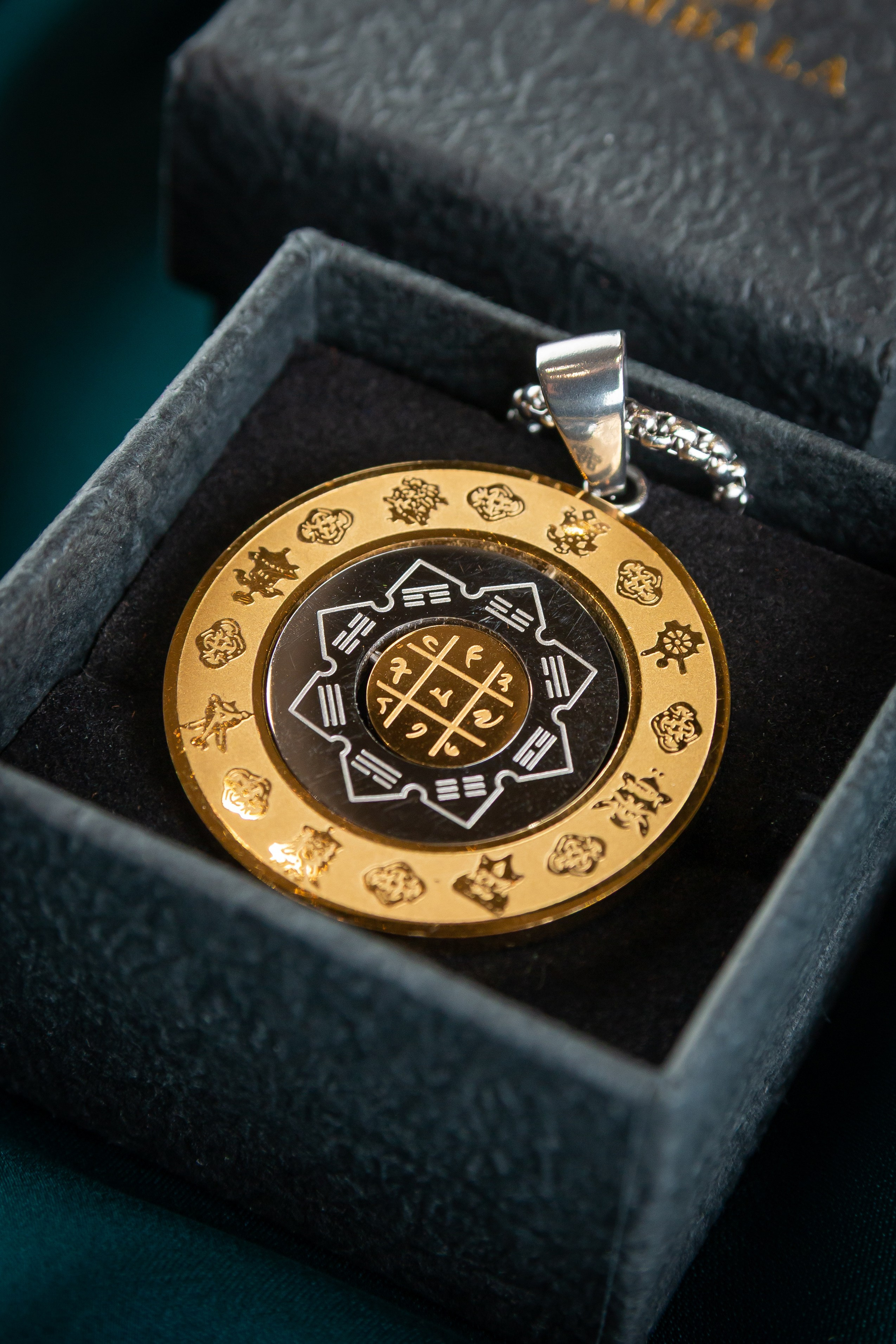 Shambala. Александр Стряпунин — предметный фотограф в Улан-Удэ