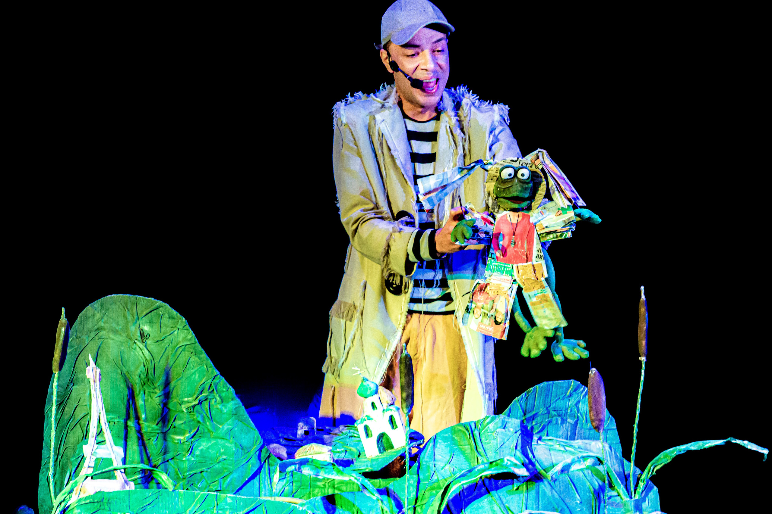 Спектакль театра Саквояж Лягушка путешествиница. Фотограф в Сочи Юрий Шептаев