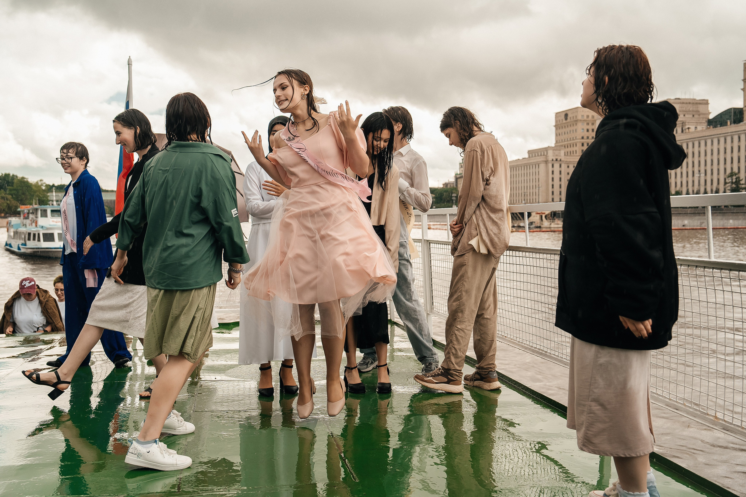 Теплоход 9 класс. Lokos.pro Ник Соколов Фото и Видео Москва/Ростов-на-Дону