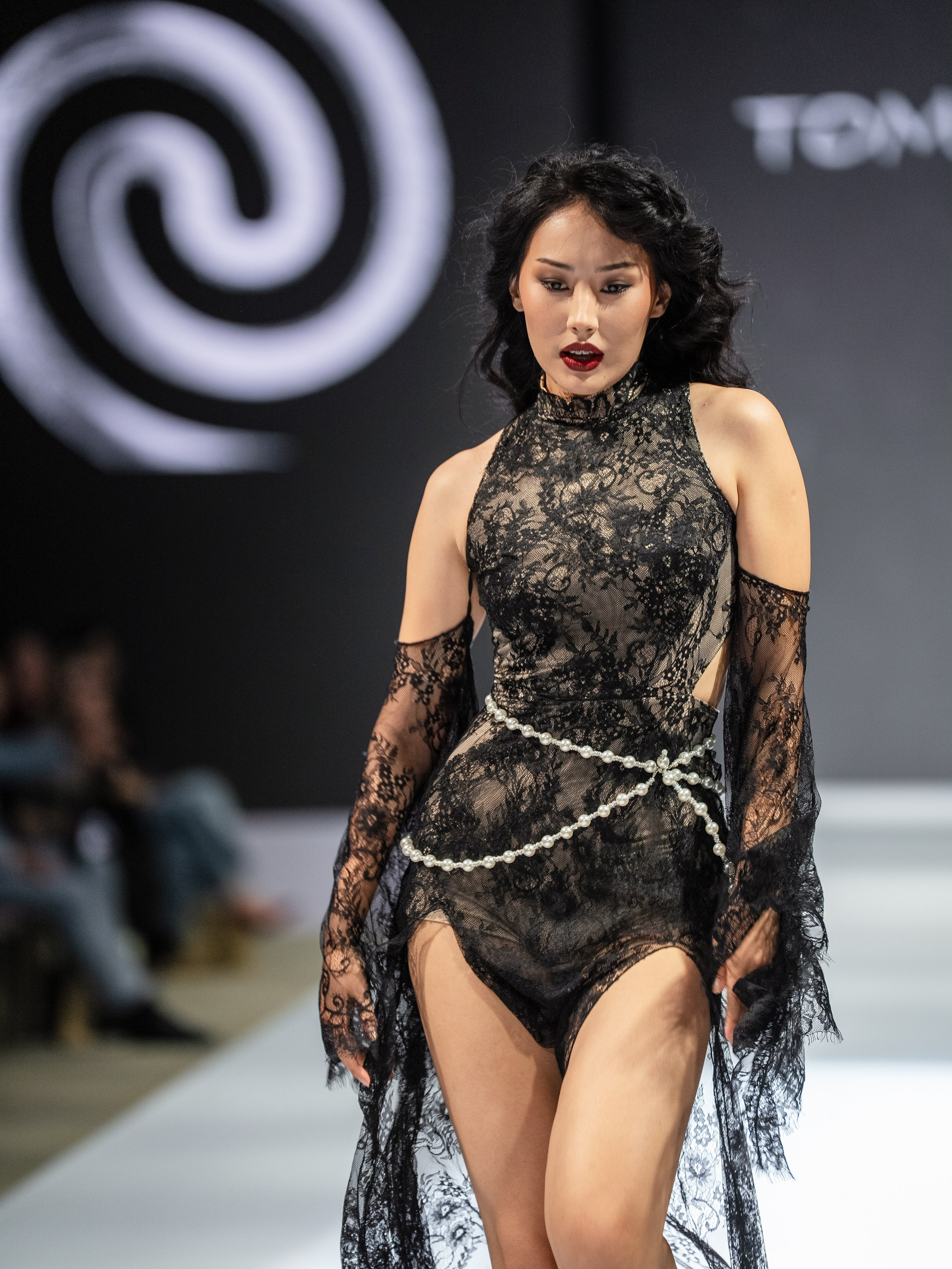 Eurasia Fashion Week Tomoyov. Сайт Алматинского НЮ АРТ, будуар и фэшн фотографа Дениса Карпенко