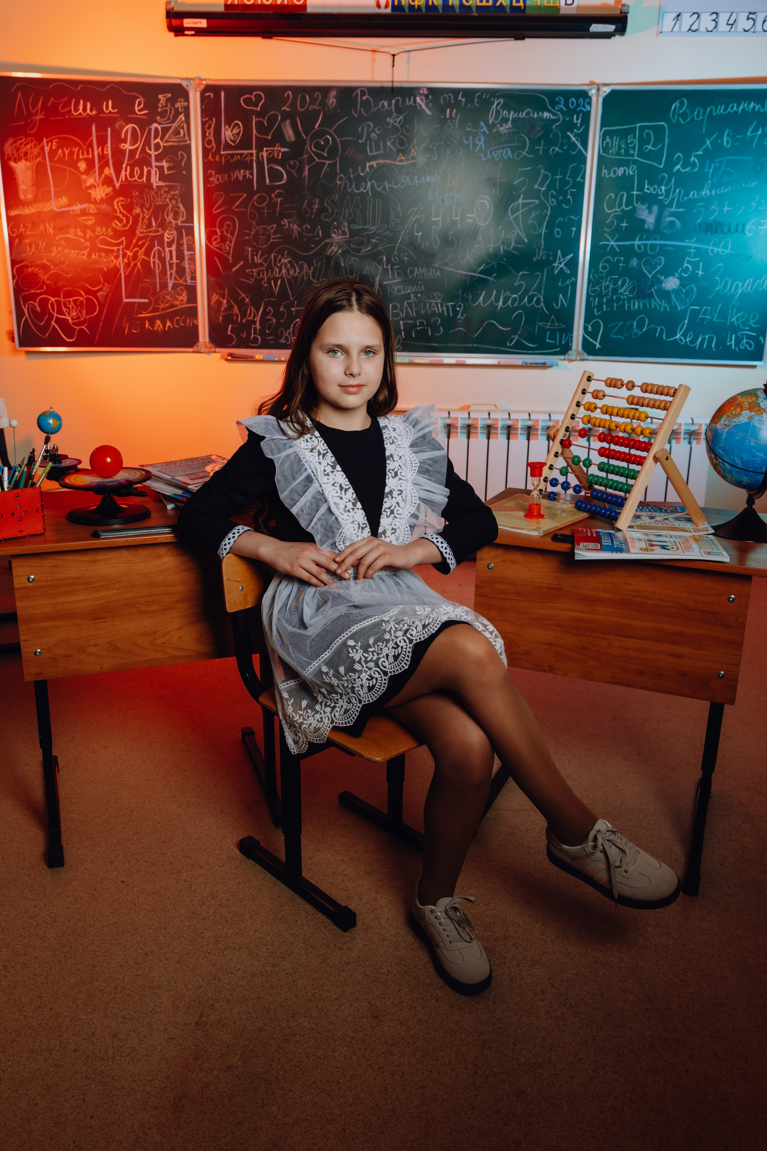 Школьные альбомы в Чернянке. Фотограф Максим Никонов