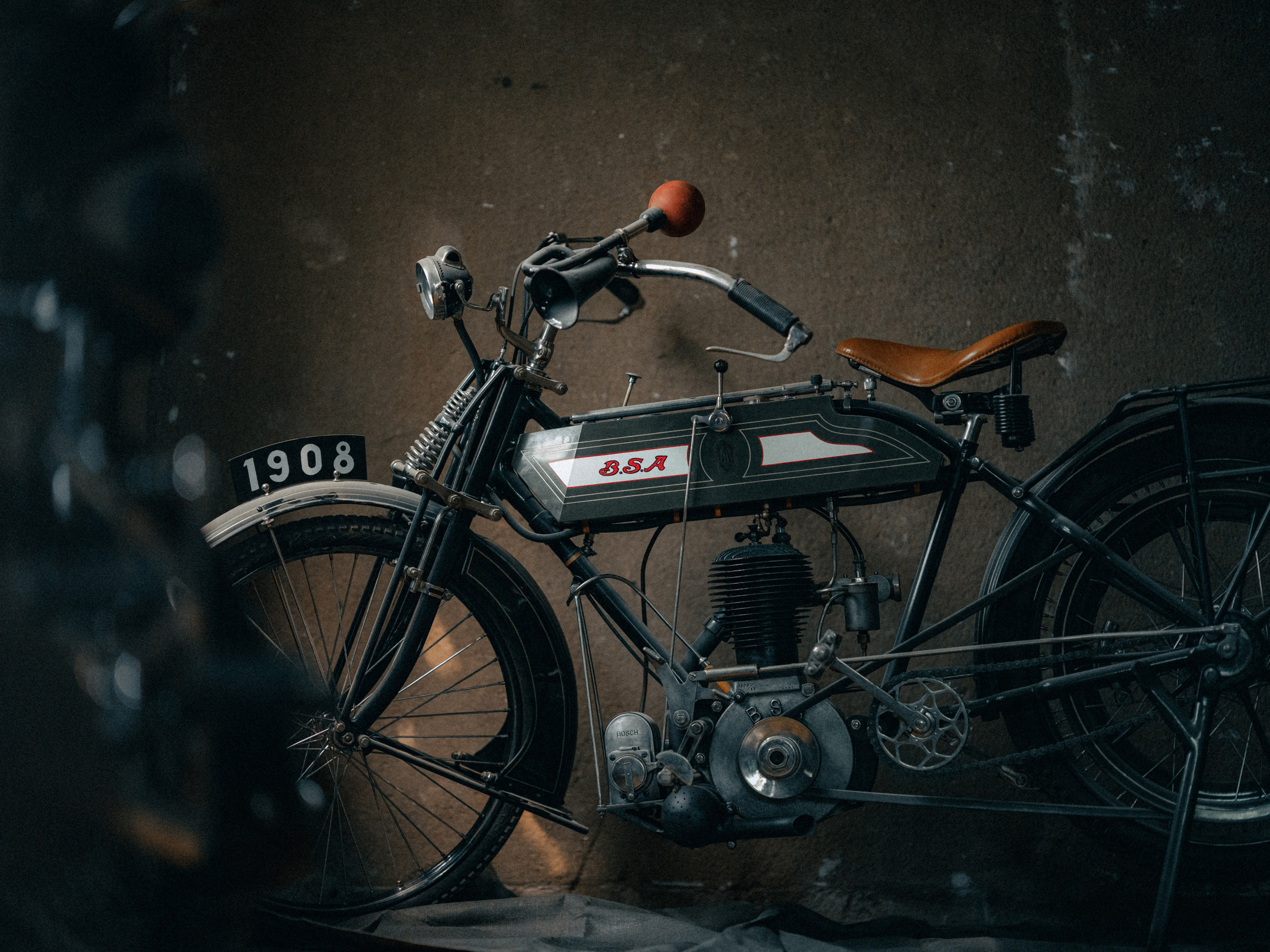 Съемка мотоцикла 1908 года производства для частной коллекции. Фотограф Олег Сотник