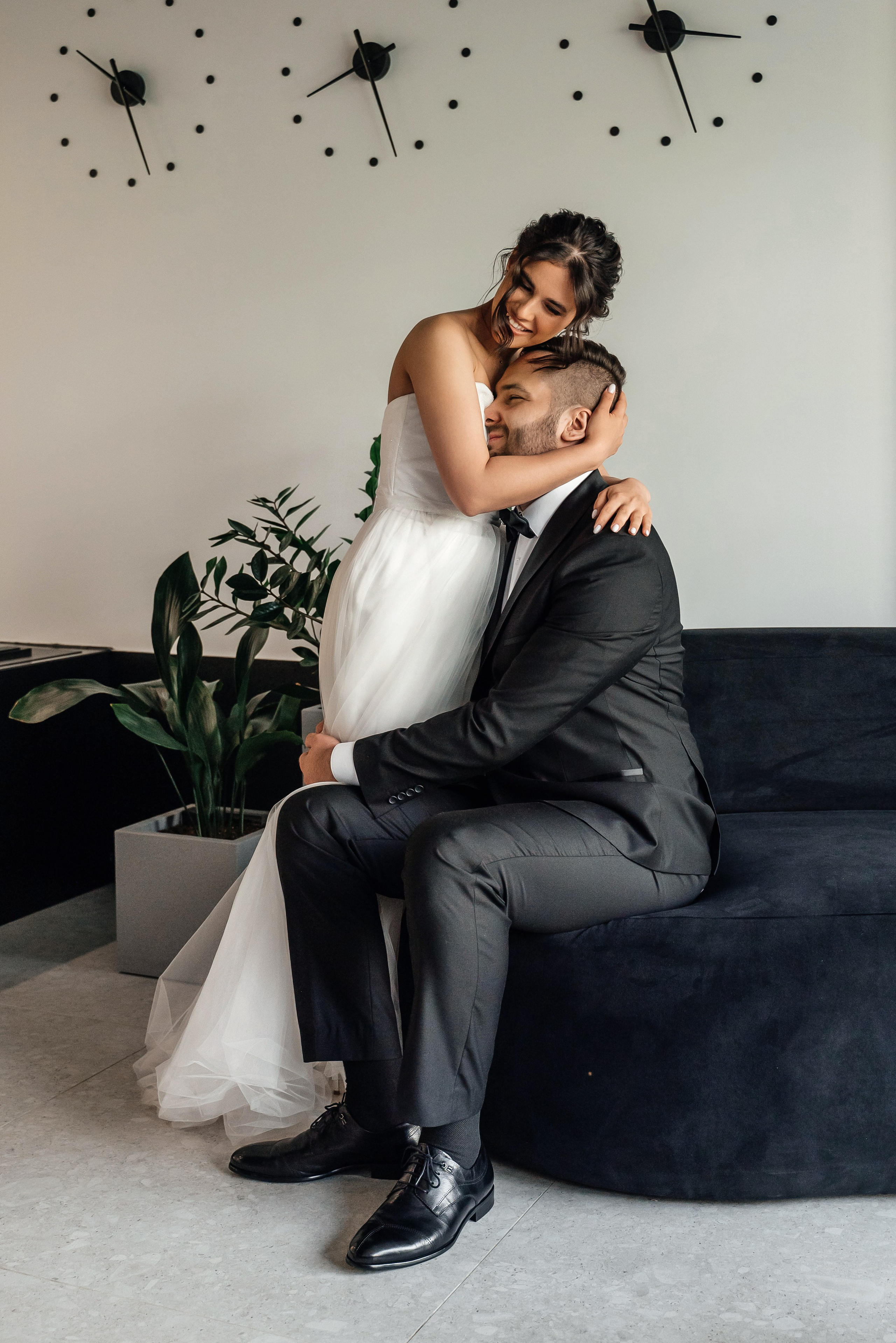 Полный летний свадебный день, прогулка на природе и в городе. Свадебный фотограф Елена Рякина