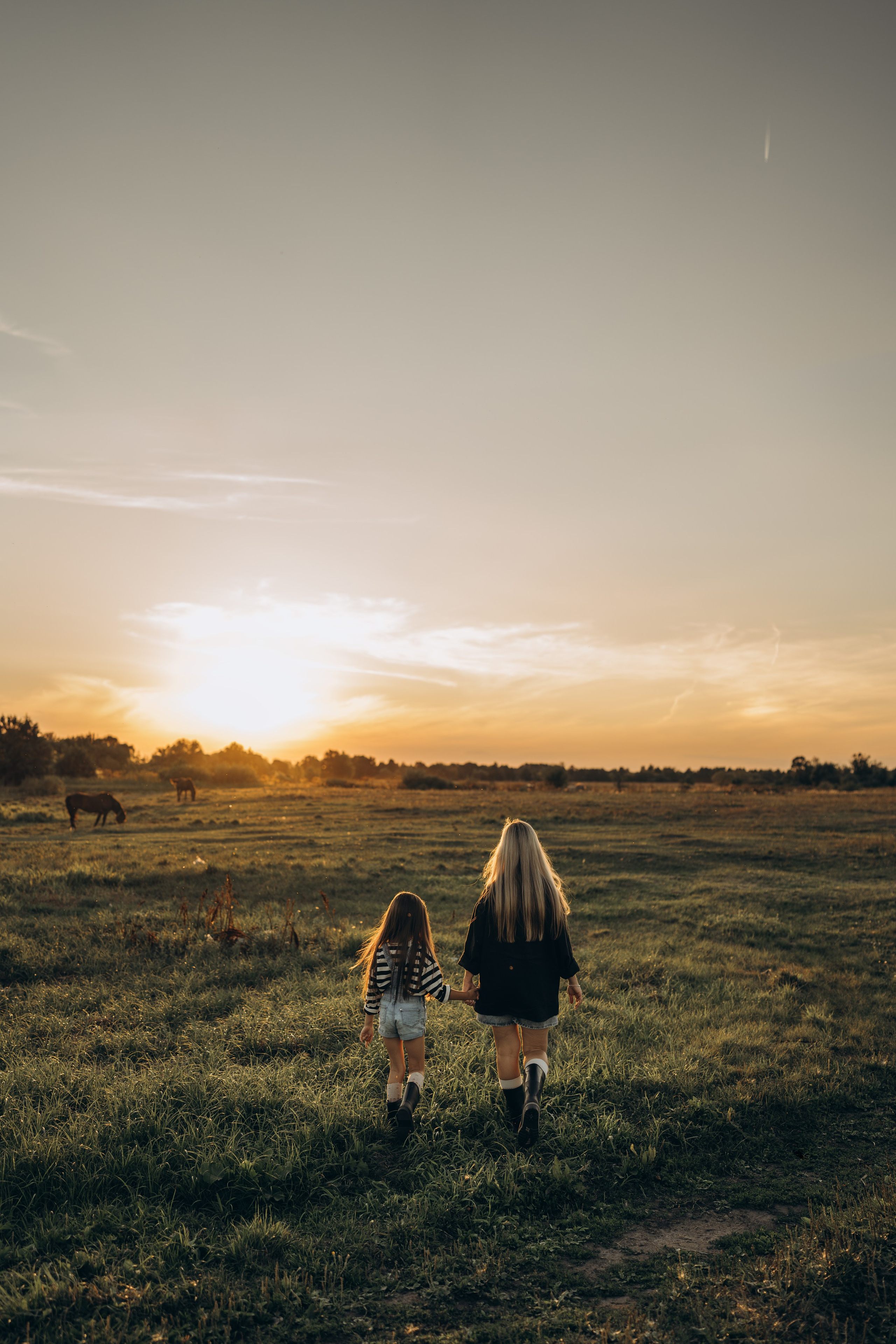 Детство, лошади, природа. Семейный фотограф Москва. Фотограф беременности и материнства Москва