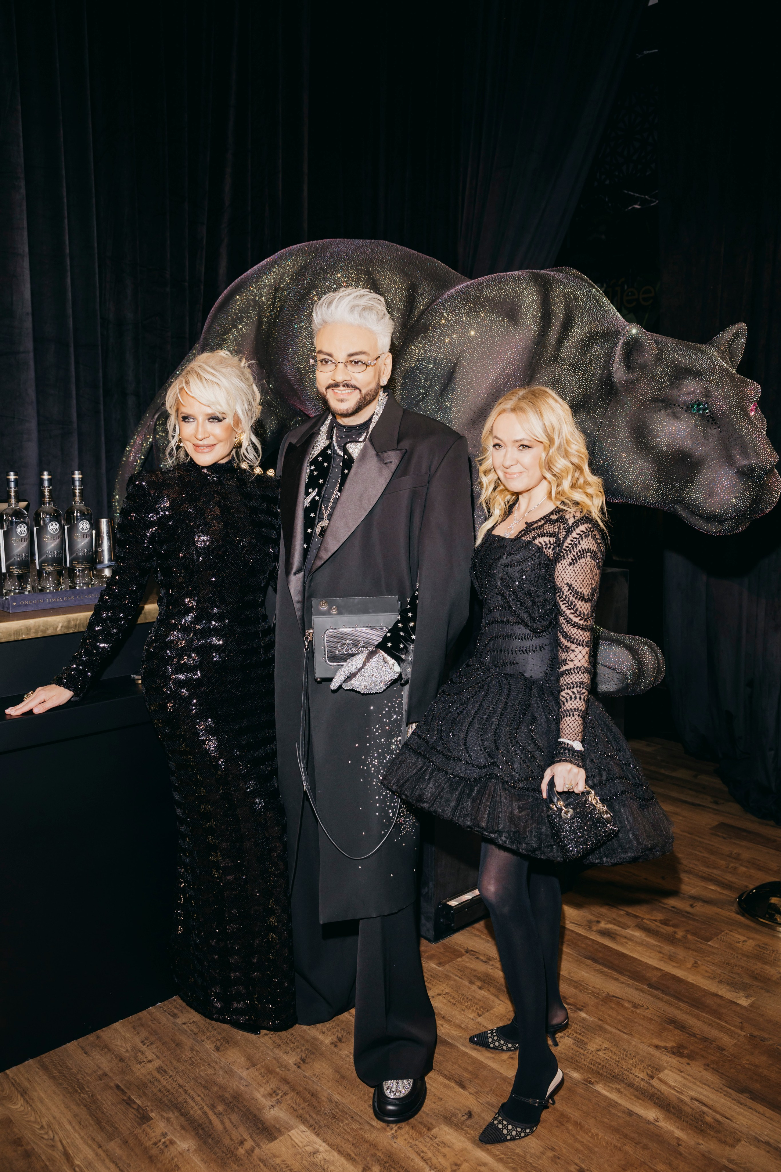 Виктория Шелягова, Филипп Киркоров и Яна Рудковская на Премьере клипа «Черная пантера» Филиппа Киркорова в кинотеатре «Художественный» в Москве