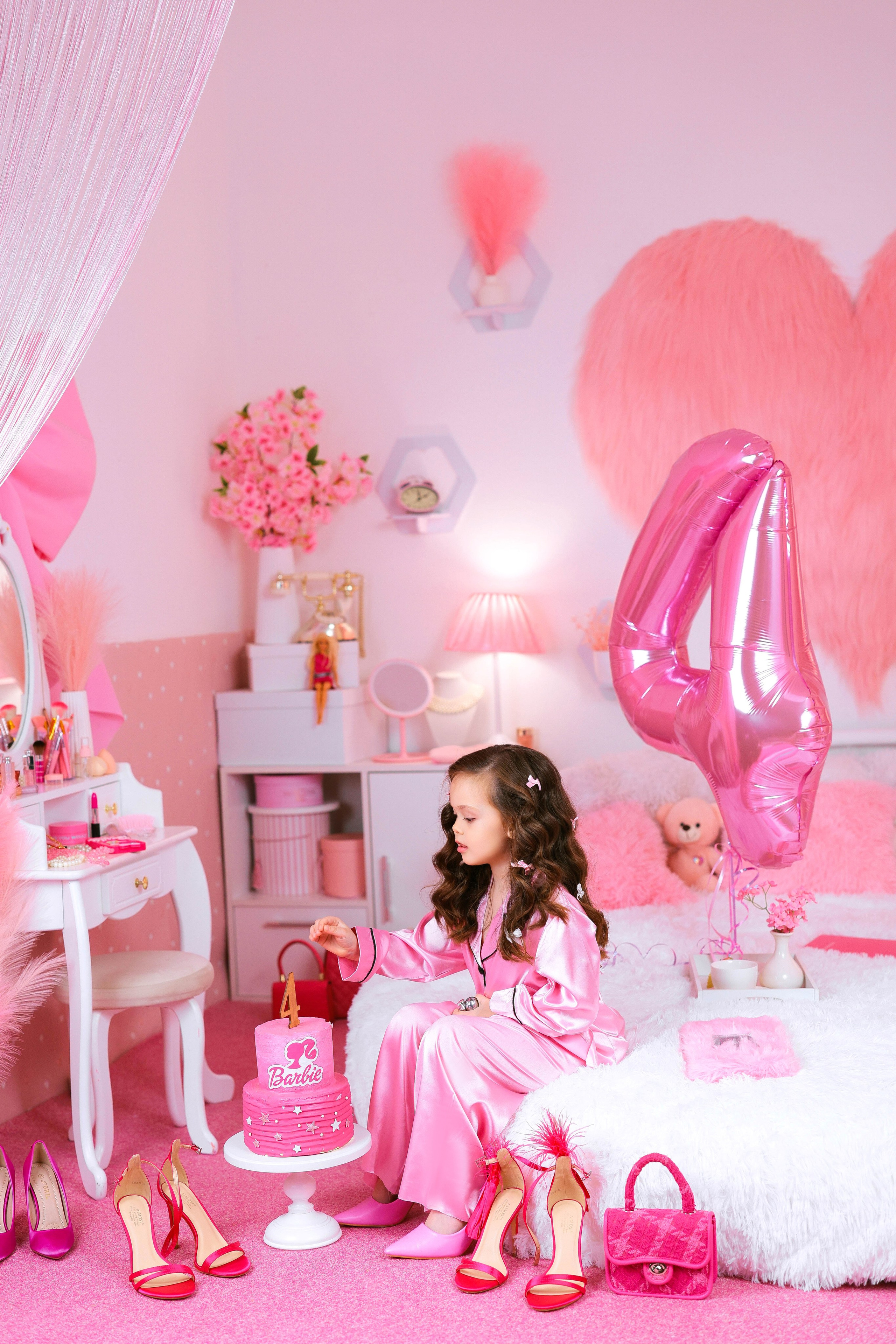 РОЗОВАЯ КОМНАТА