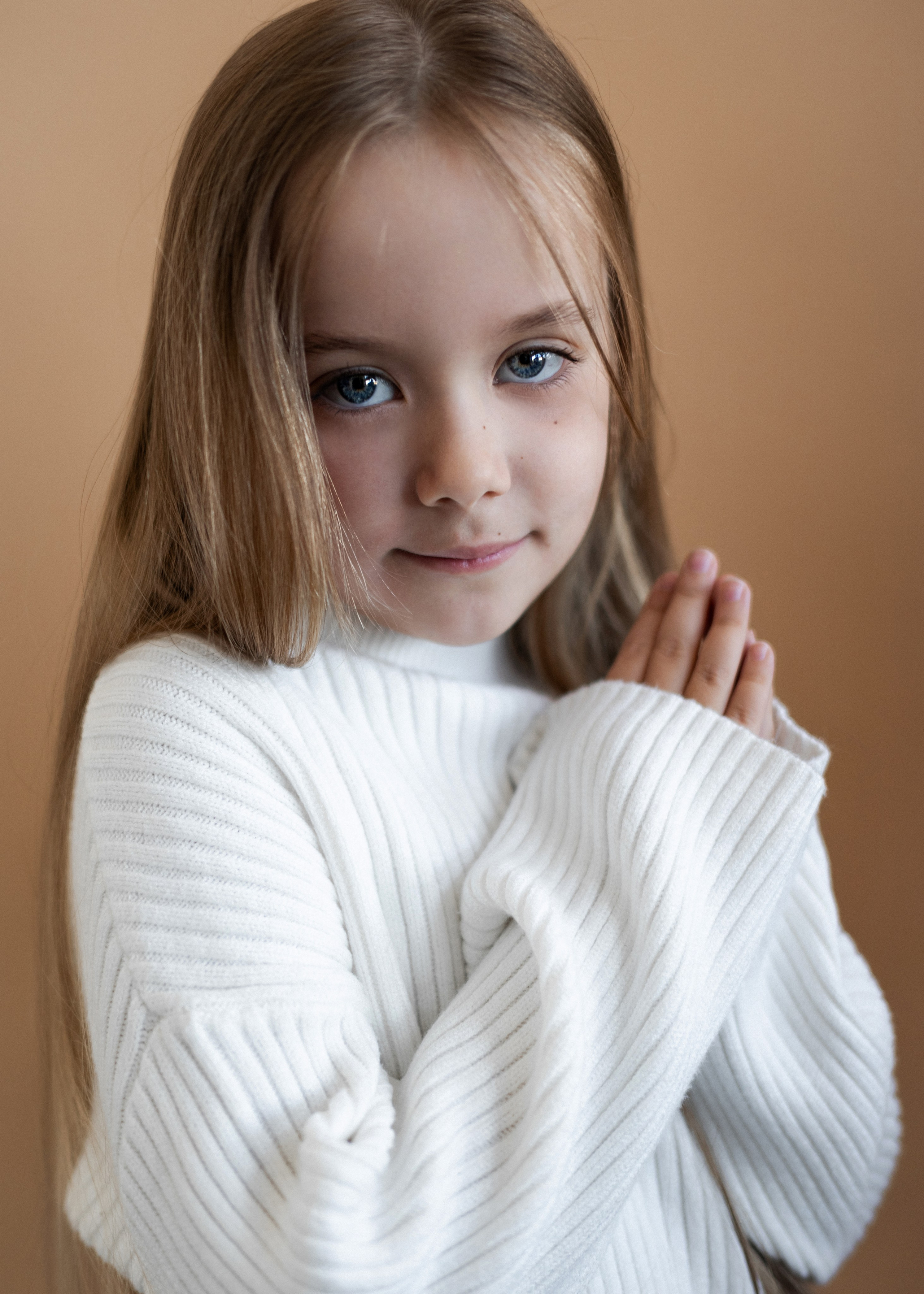 Модельное портфолио. Фотограф Москва Виктория Вишневская актерское / модельное портфолио