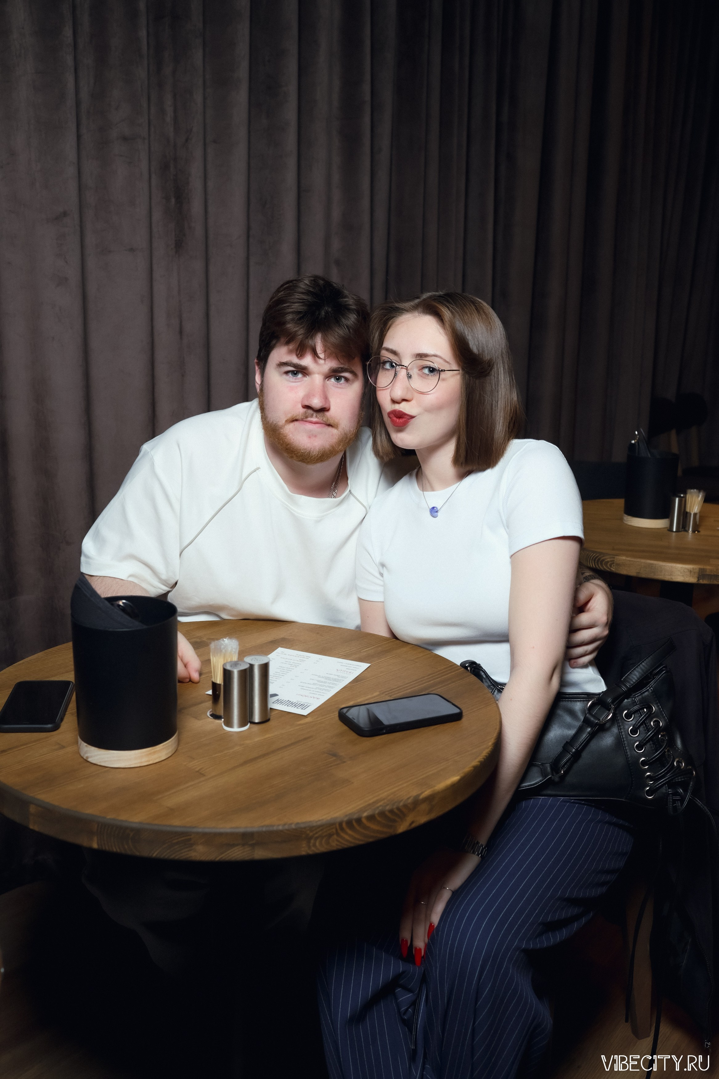 Стендап клуб Локация. VIBECITY.RU Вайб Сити Ру Фоторепортажи Фотоотчеты Калининград