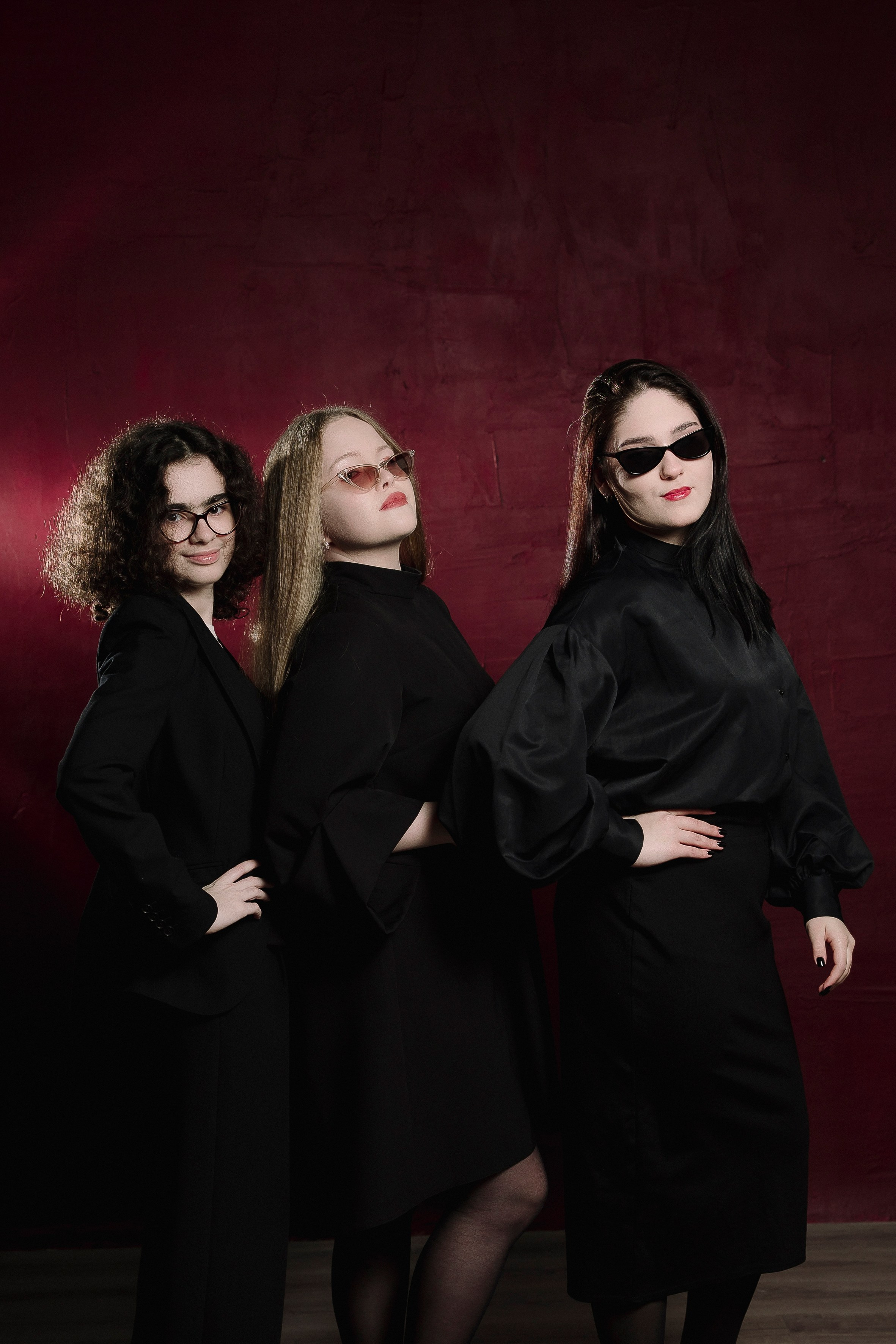 Альбом Красный- старшая школа. Выпускные альбомы Натальи Бутко: Новороссийск, Анапа, Геленджик