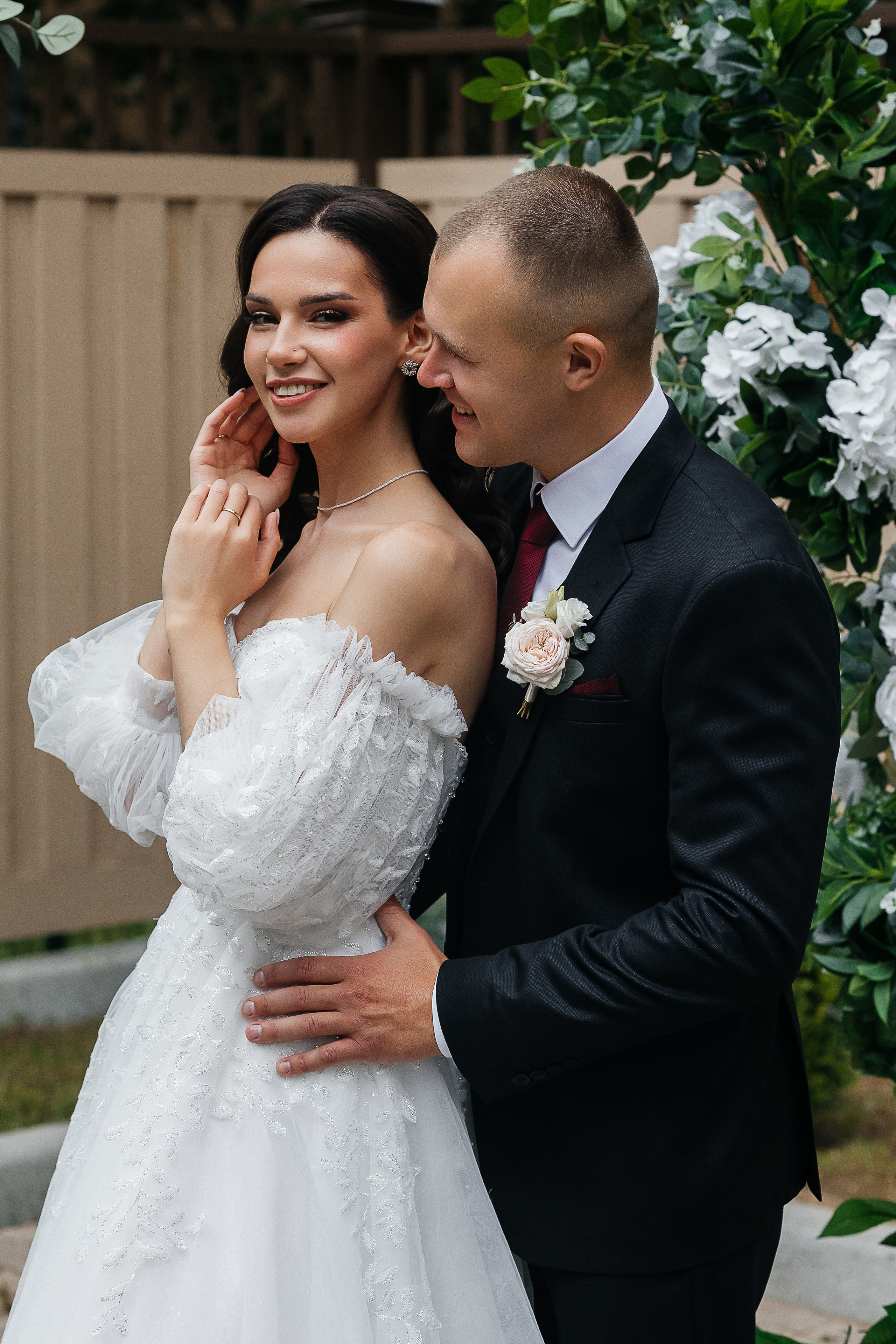 Волшебное утро невесты в номере отеля. Олег Сверчков | Свадебный фотограф Вологда