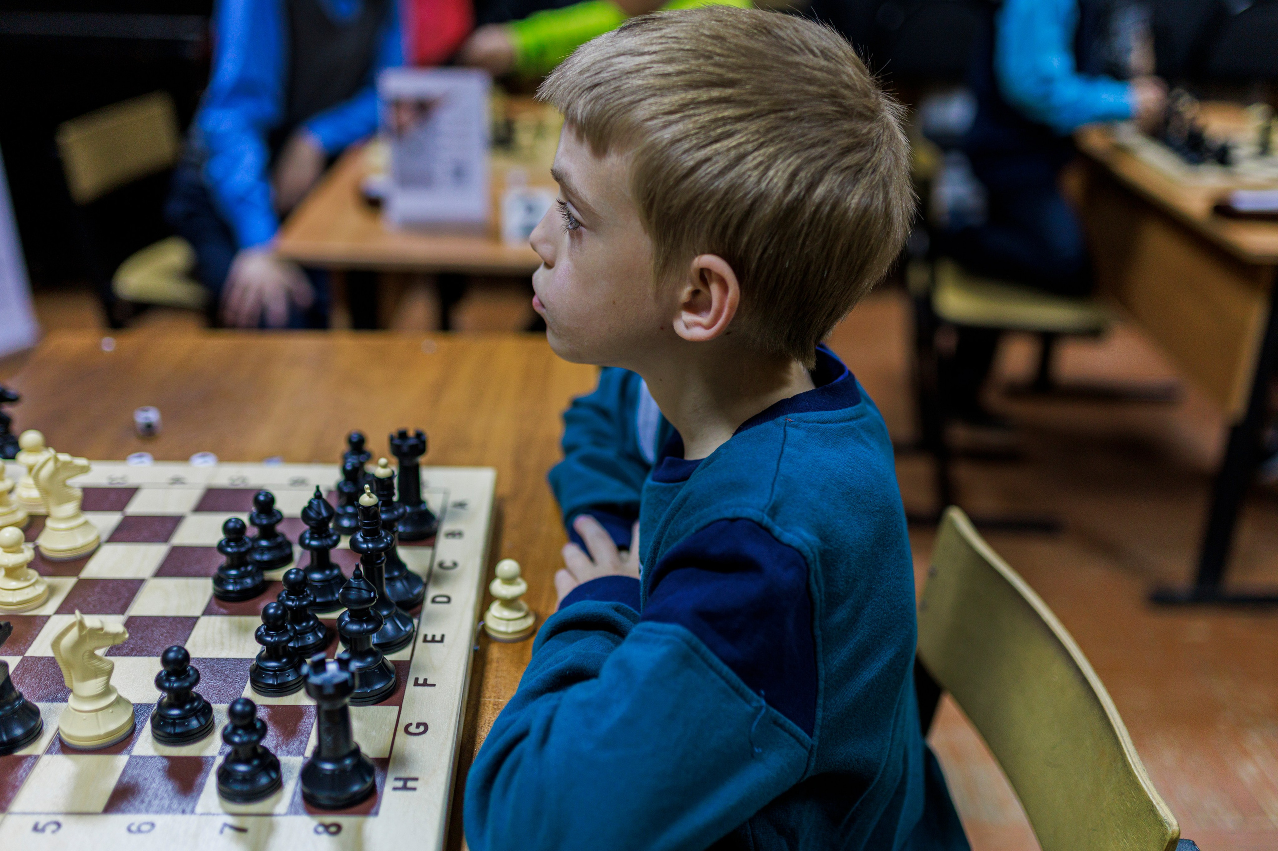 Репортажная сьёмка игры в шахматы в детском доме. Семейный и детский фотограф в Рязани Васюгова Мария