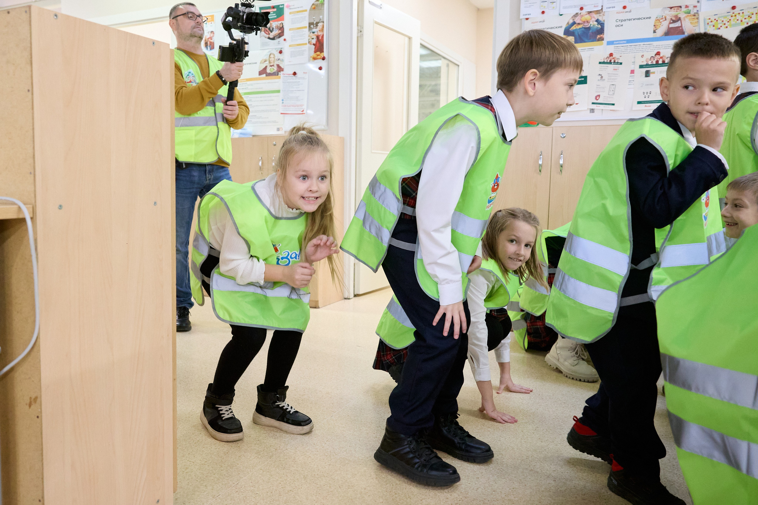 Супер агент планета Земля. Мое имя Раиль. Я репортажный фотограф в Казани, так же мой любимый жанр — свадебный фотограф