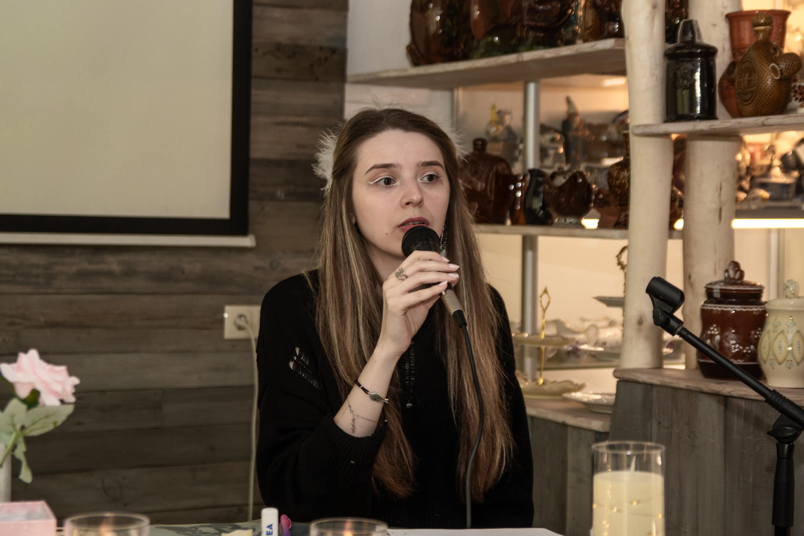 Творческий вечер автофикшн-книги Оли Черных «Абдоминально». Репортажный фотограф в Москве Legiodot