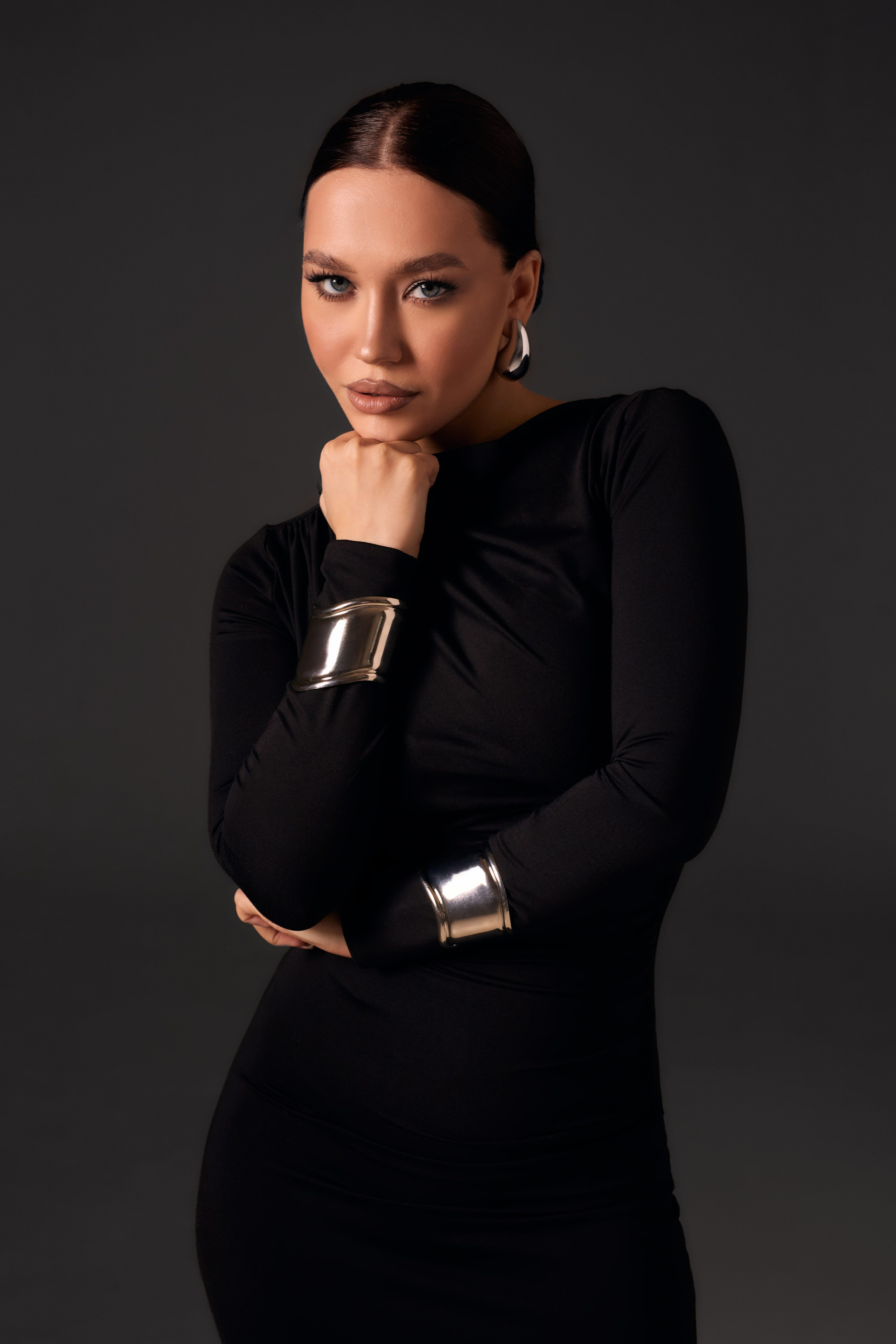 Dark background. Ксения Исакова — фотограф Кострома