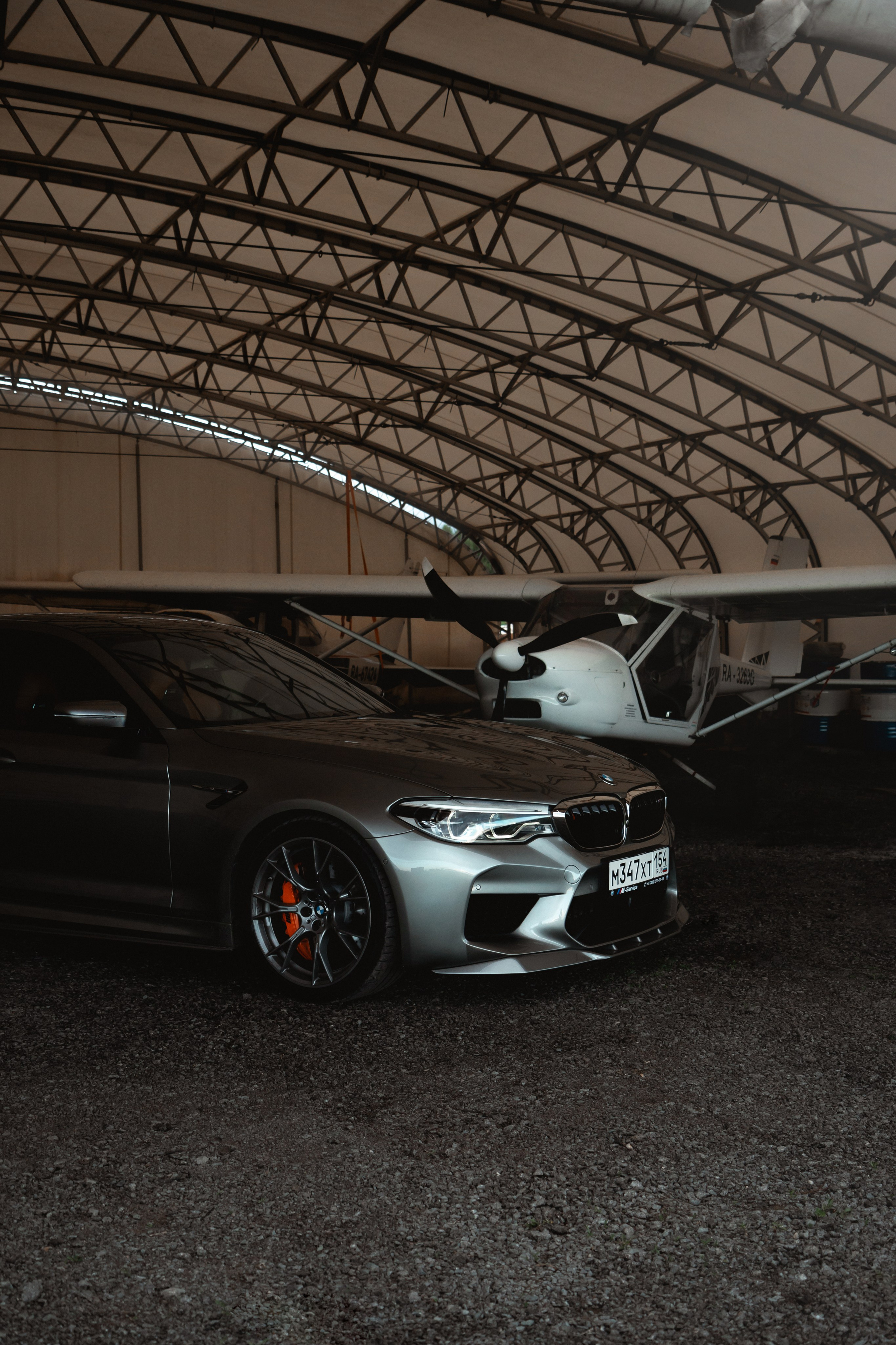 BMW M5 with plane. Автомобильный фотограф и видеограф в Новосибирске|Александра Косухина