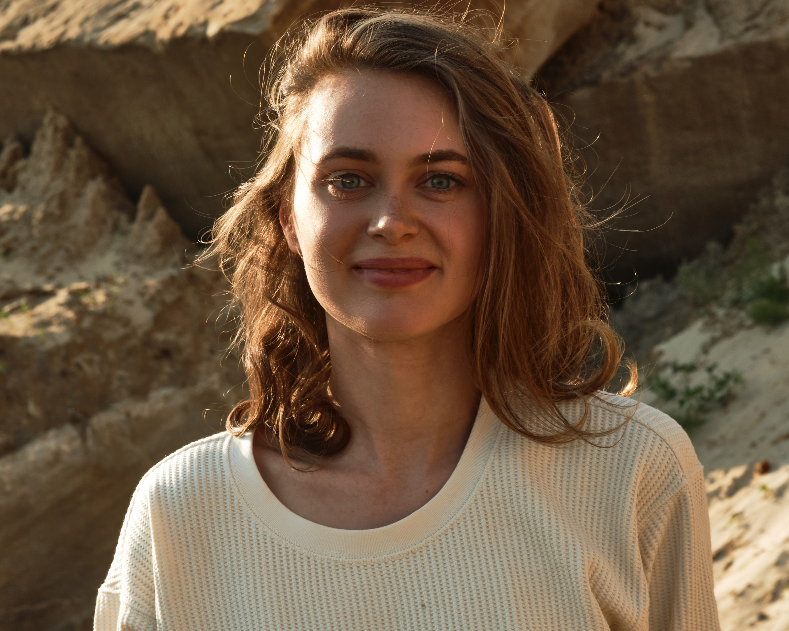 Светлана в пустыне (на пляже). Фотограф Максим Ерёмин