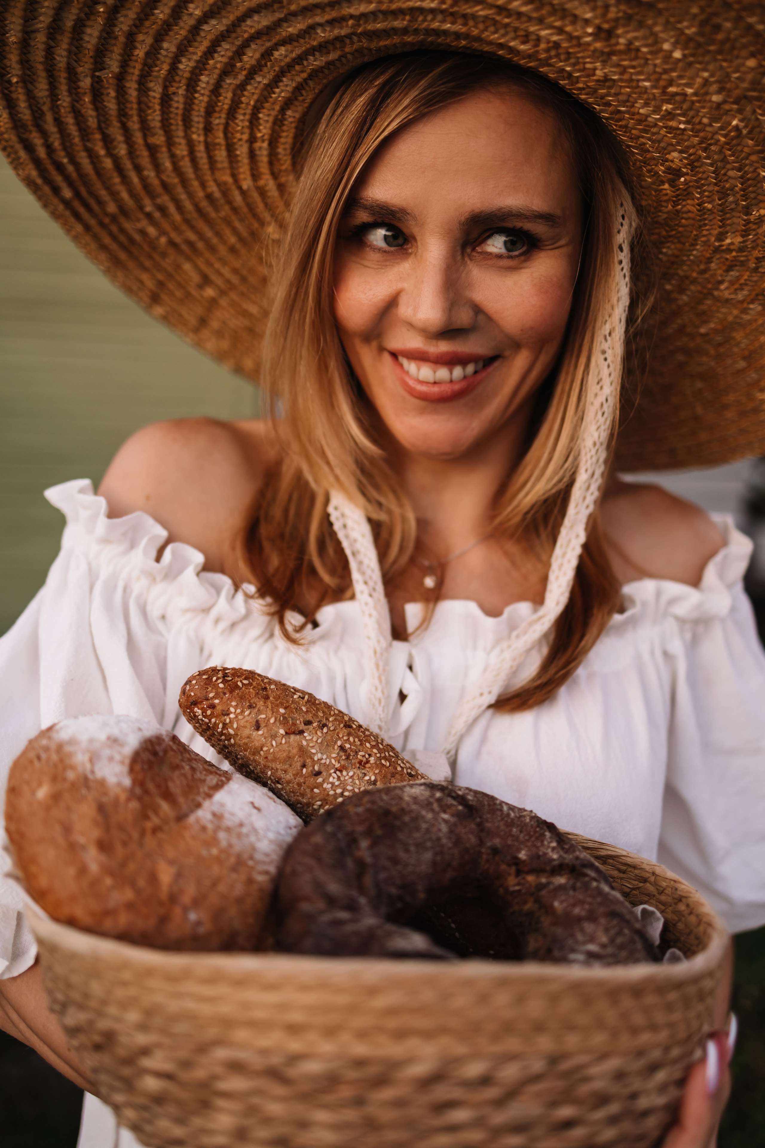 алёна малахова фотограф новосибирск семейный детский домашняя фотосессия в новосибирске день рождения репортажная съёмка фотосессия с лошадьми на конюшне деревня алтай  на природе фотосессия в детском саду мама и сын предложение руки и сердца идея  помолвка фотосессия берег закат детский день рождения годик торт аниматор лофт игровая продолжение следует prodoljenie_sleduet_  корпоратив тимбилдинг первоклашка линейка  контент  бизнес портрет оперный новат франция берет весна девушка мама и дочь мать и дитя