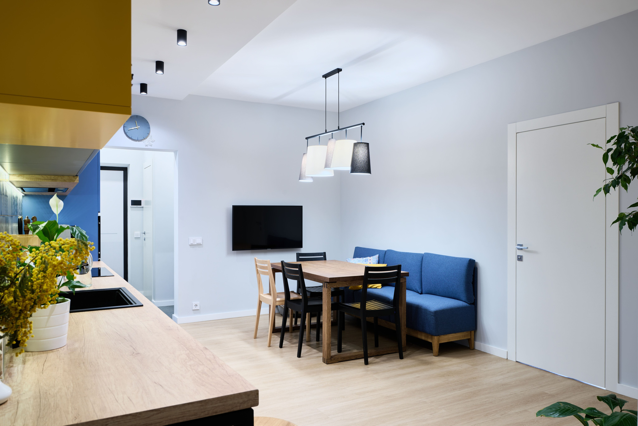 На улице Юных Ленинцев. Никита Хохловский фото и видео продакшн