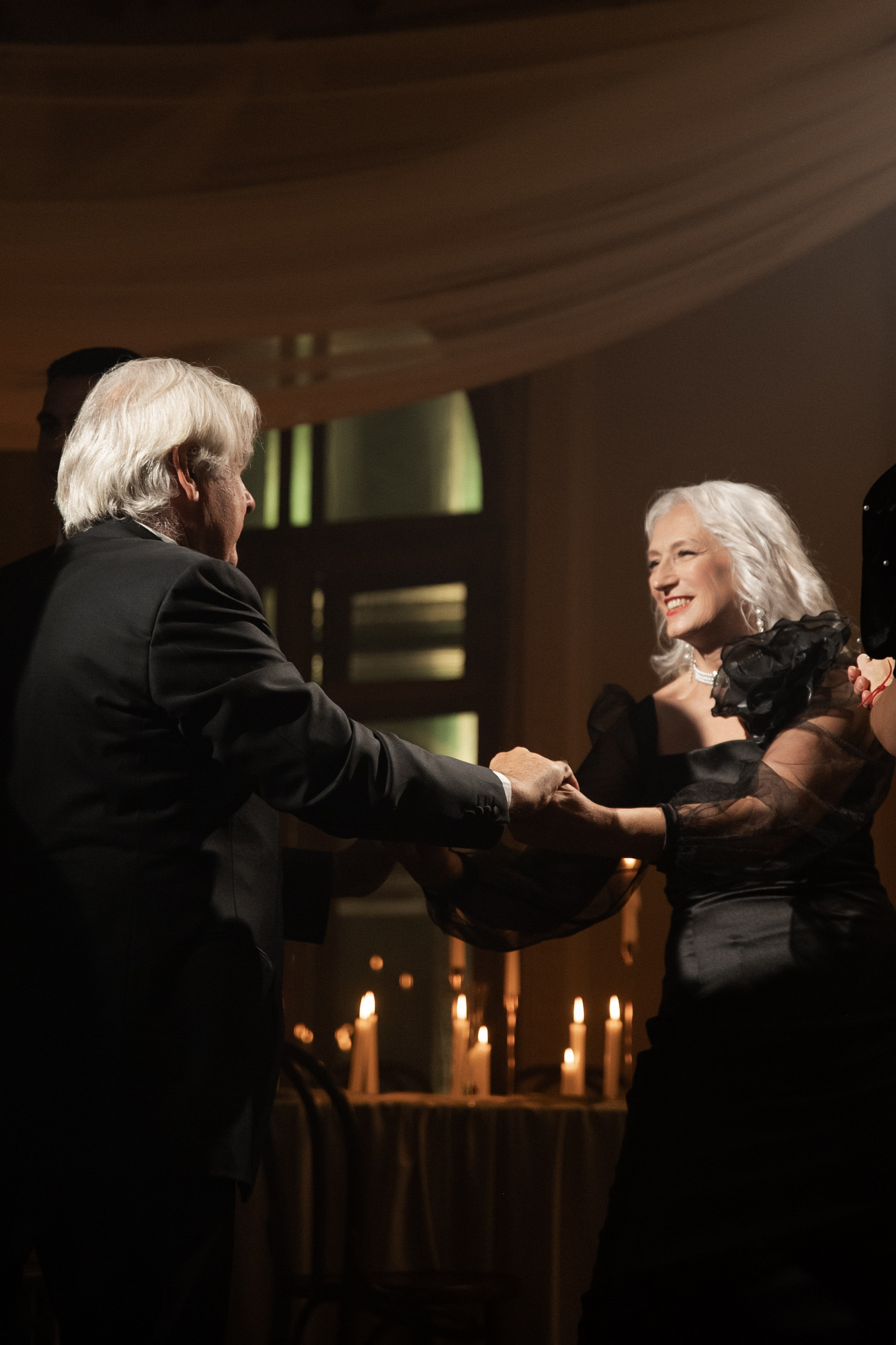 Камерный свадебный ужин при свечах в старинном особняке в фотостудии 21. Kult. Ярослава Ерина — свадебный фотограф в Москве