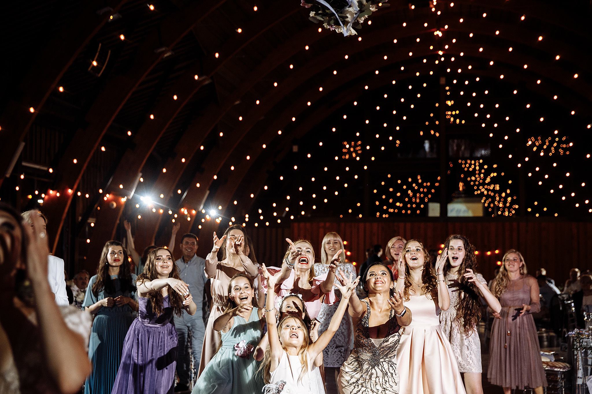 Погода была ужасная, невеста была прекрасная). Фотограф Игорь Цаплин