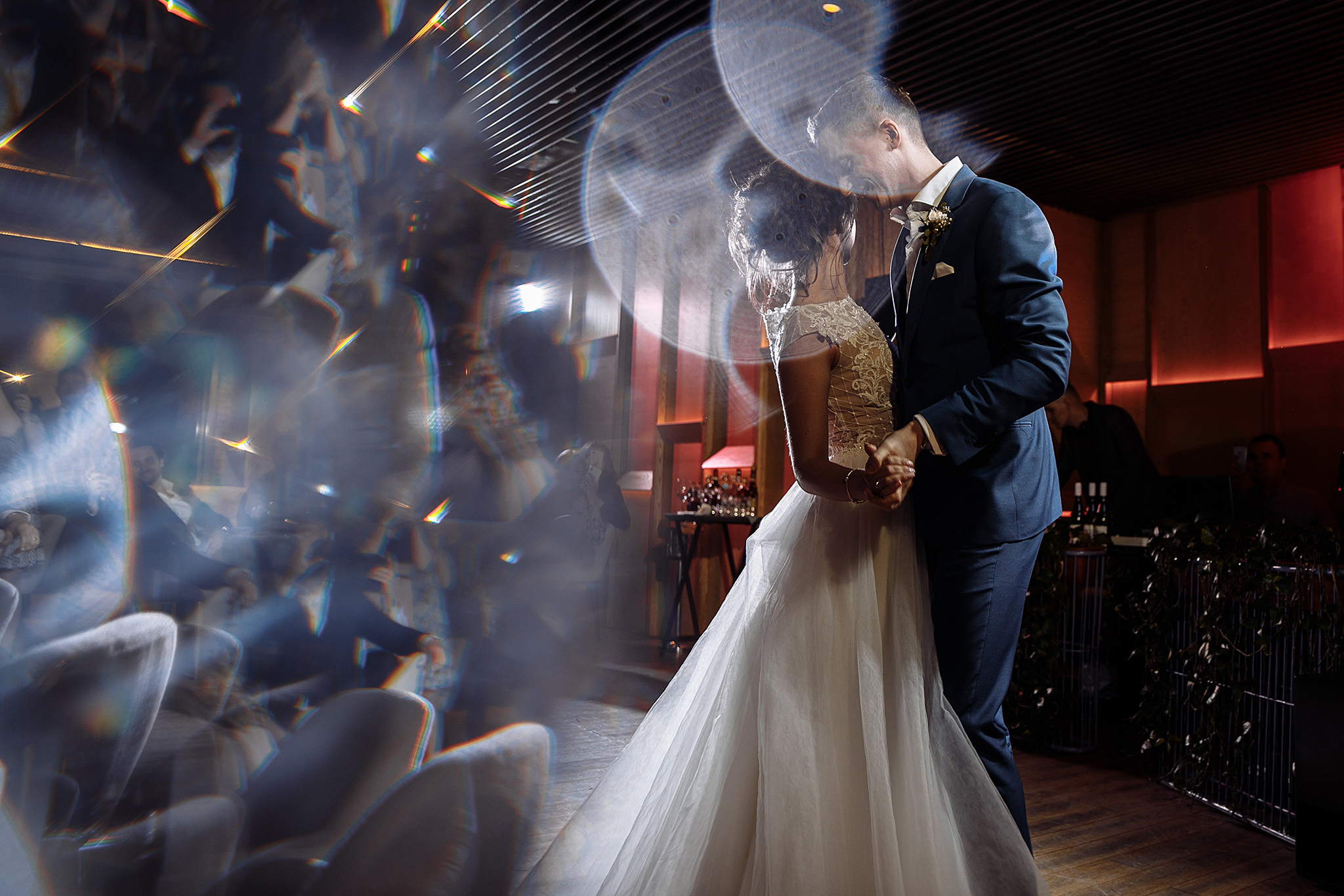 Эмоции в загсе, носы и пальцы. Фотограф Игорь Цаплин