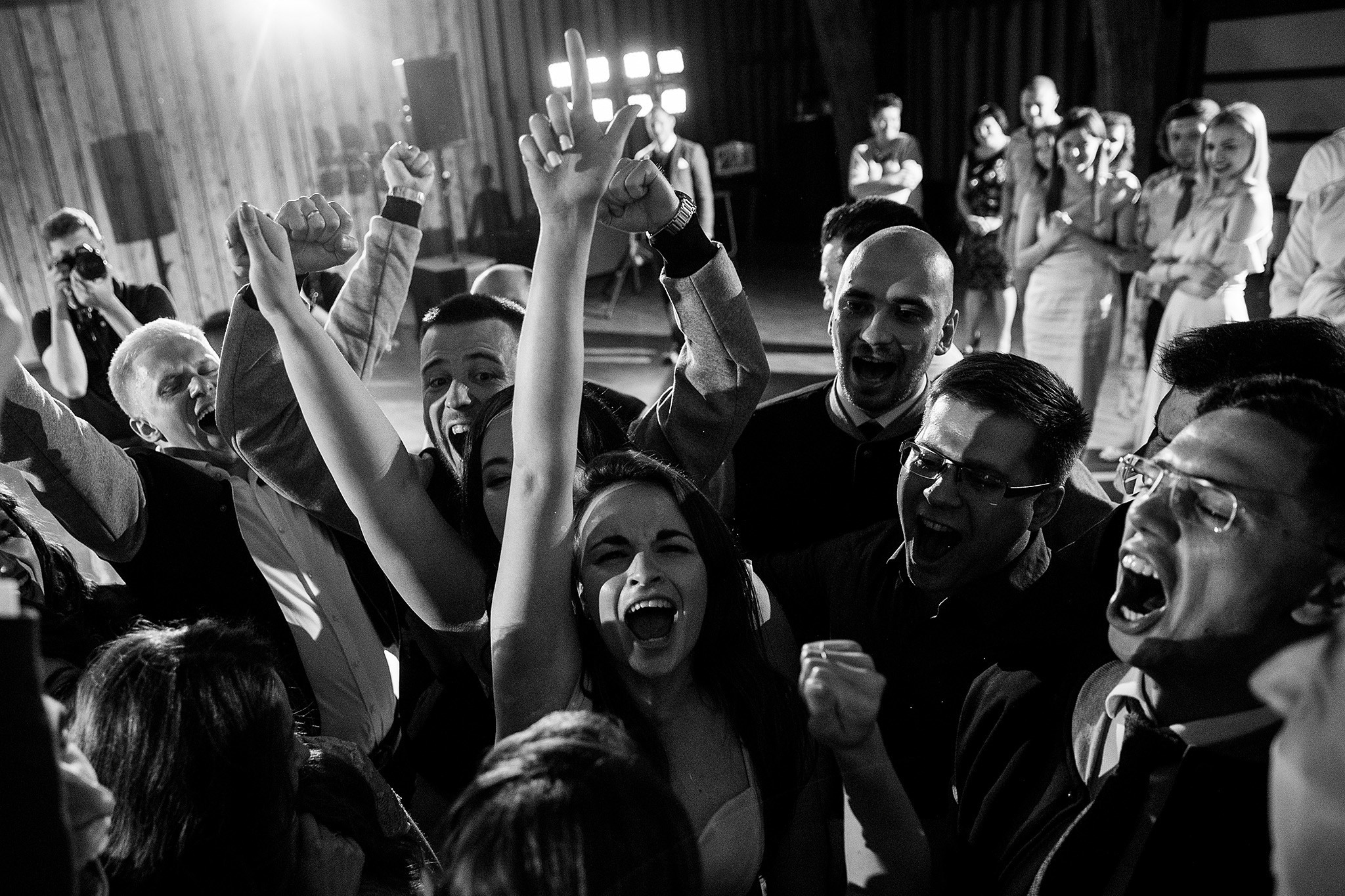 Погода была ужасная, невеста была прекрасная). Фотограф Игорь Цаплин