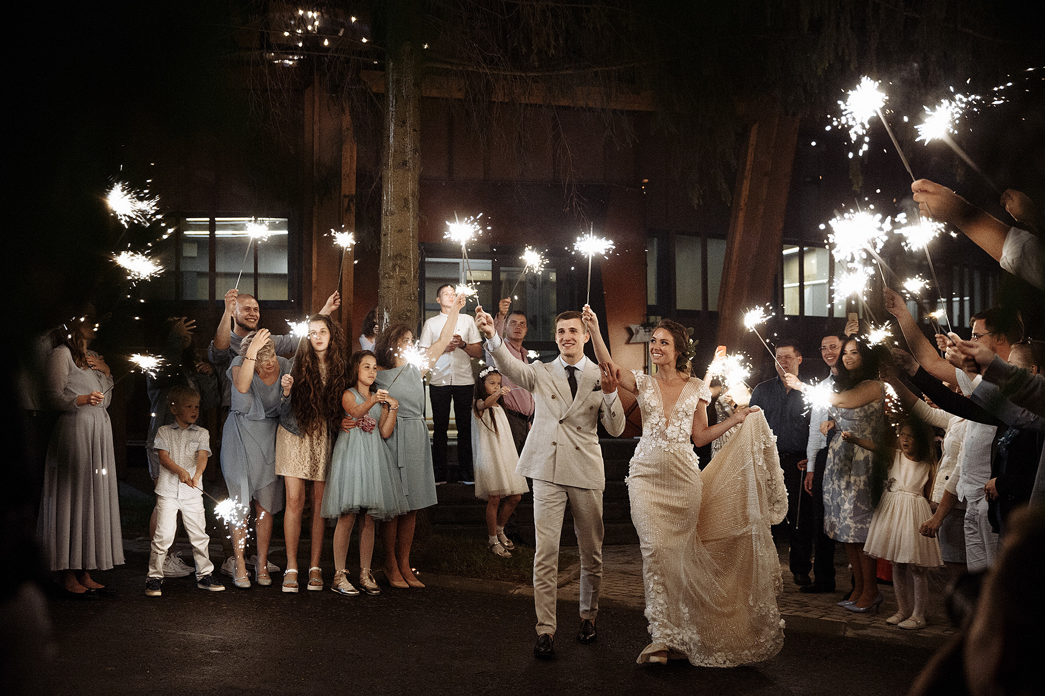 Погода была ужасная, невеста была прекрасная). Фотограф Игорь Цаплин