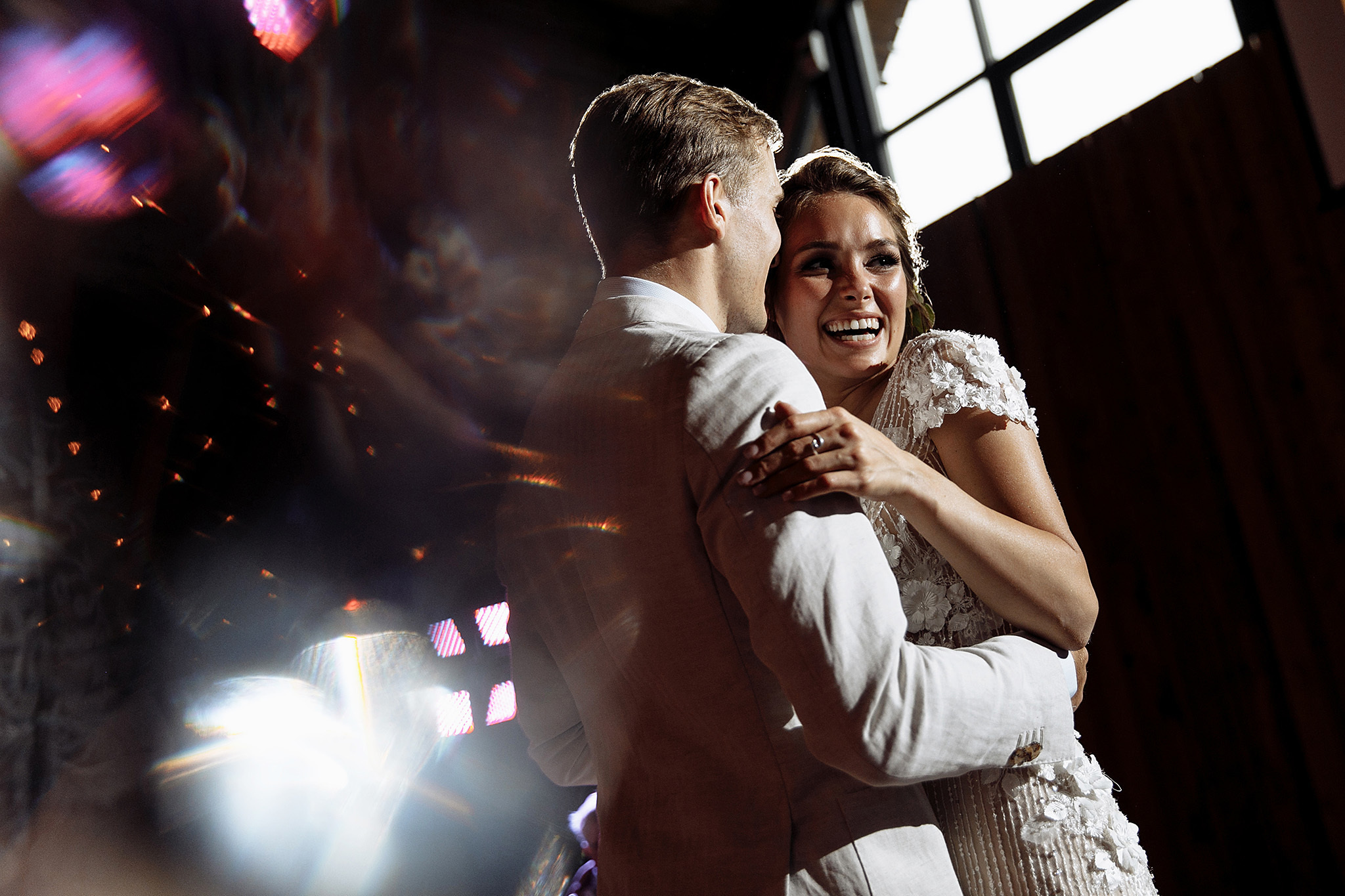 Погода была ужасная, невеста была прекрасная). Фотограф Игорь Цаплин