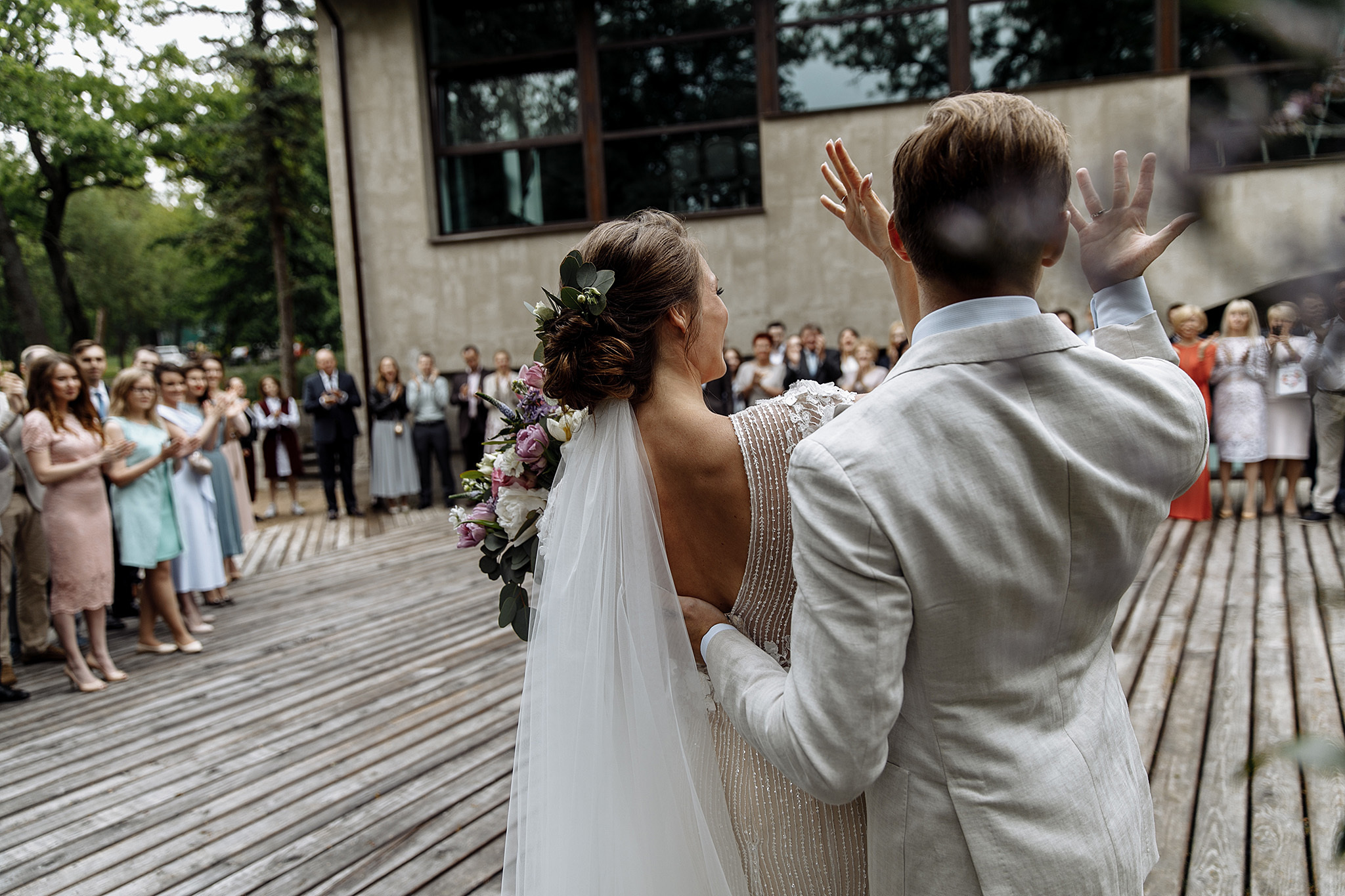 Погода была ужасная, невеста была прекрасная). Фотограф Игорь Цаплин