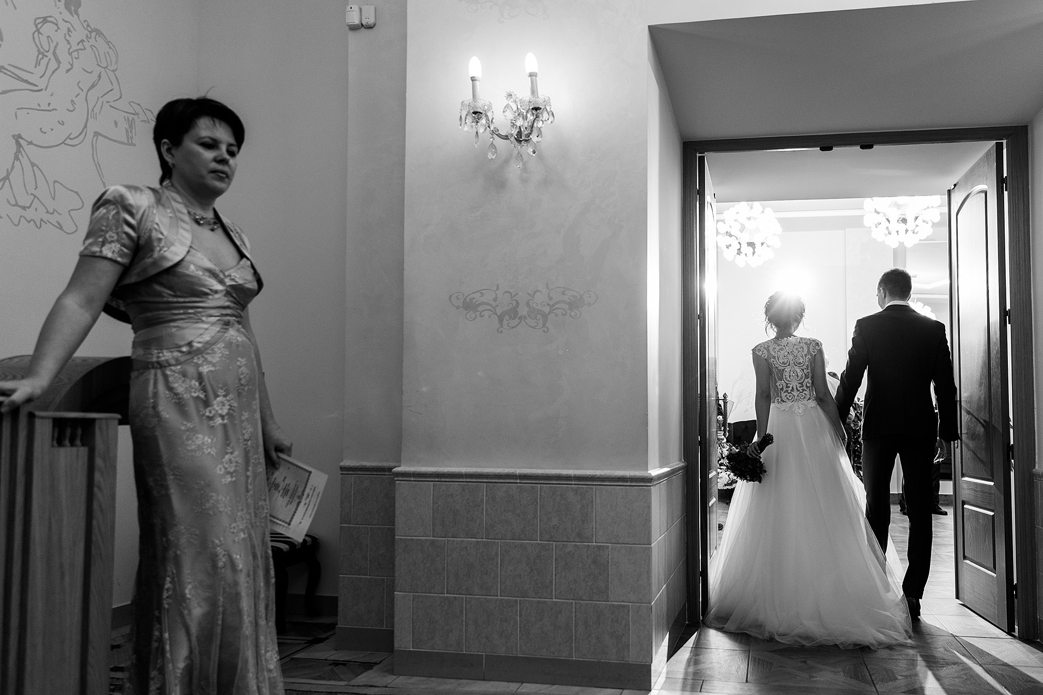 Эмоции в загсе, носы и пальцы. Фотограф Игорь Цаплин