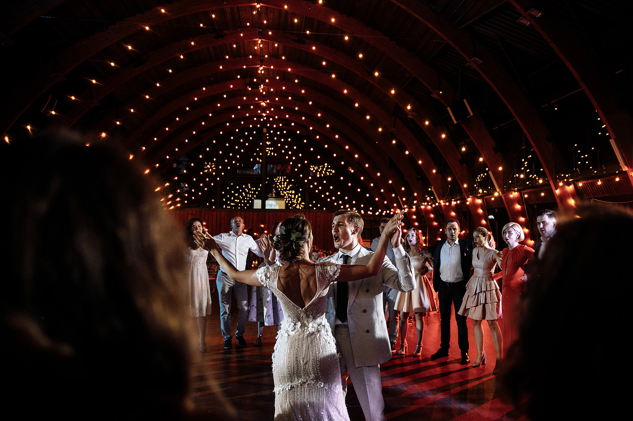 Погода была ужасная, невеста была прекрасная). Фотограф Игорь Цаплин