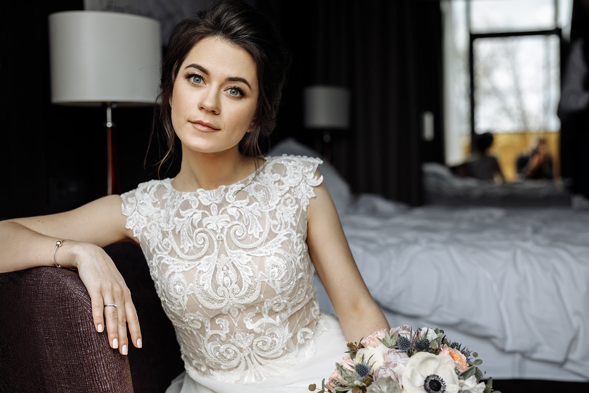 Эмоции в загсе, носы и пальцы. Фотограф Игорь Цаплин