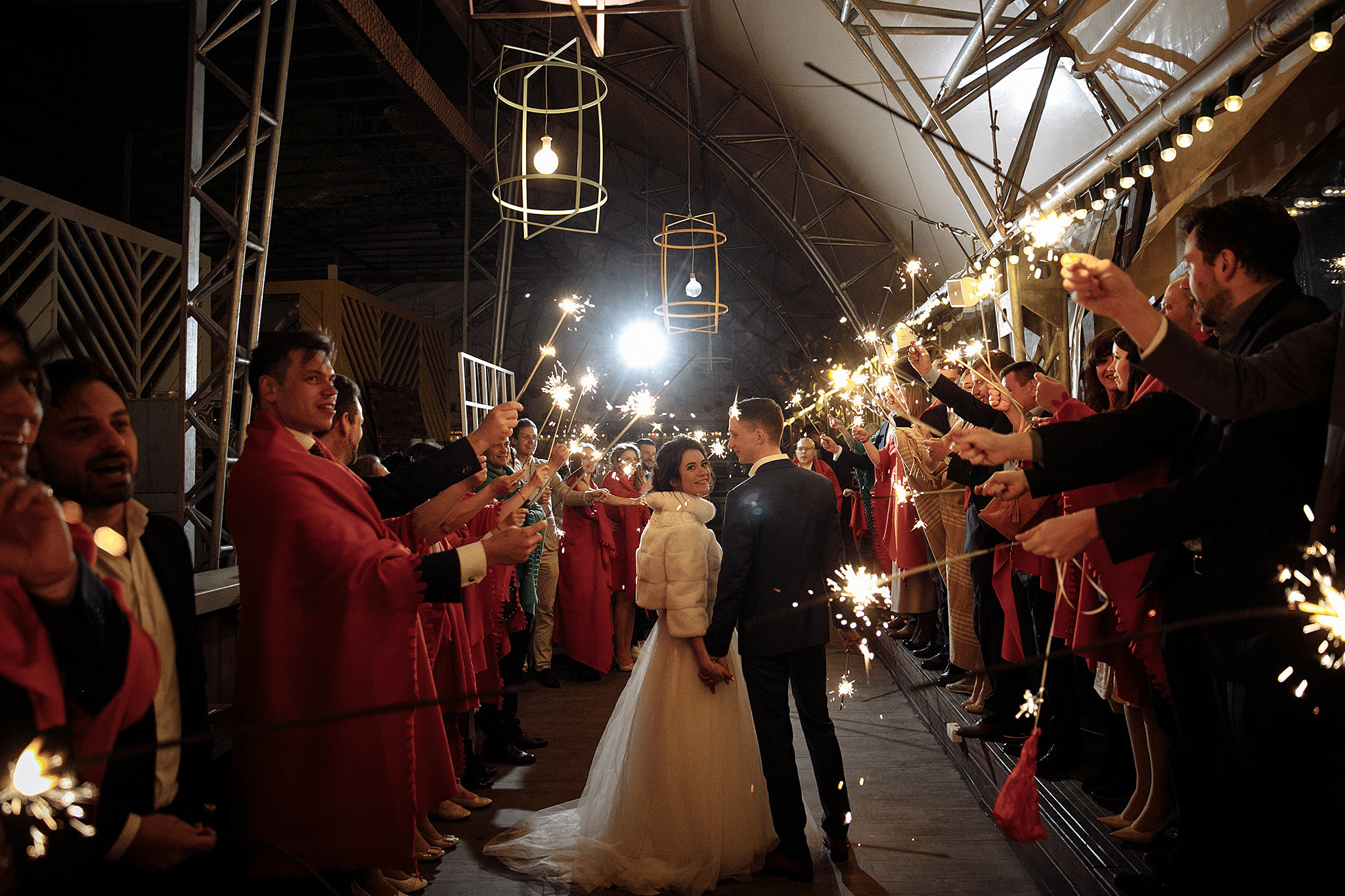 Эмоции в загсе, носы и пальцы. Фотограф Игорь Цаплин