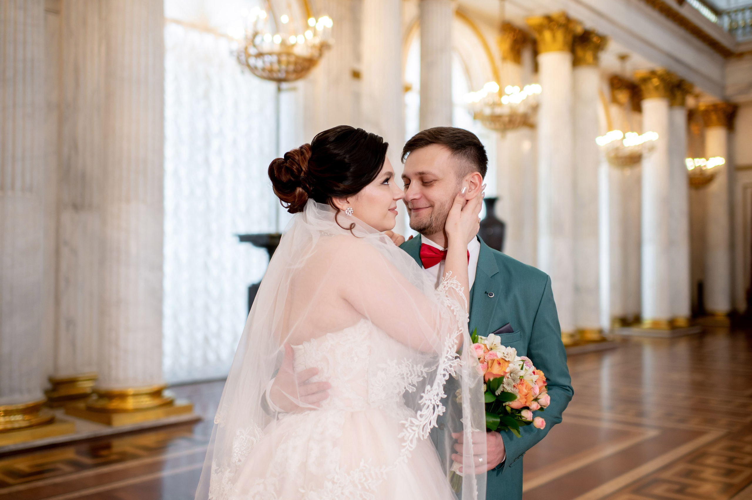 Самая красивая свадебная фотосессия в Эрмитаже. Лучшие свадебные фотографии в Эрмитажа. Портретный, семейный и свадебный фотограф в Санкт-Петербурге и в Пушкине Ширяев Денис