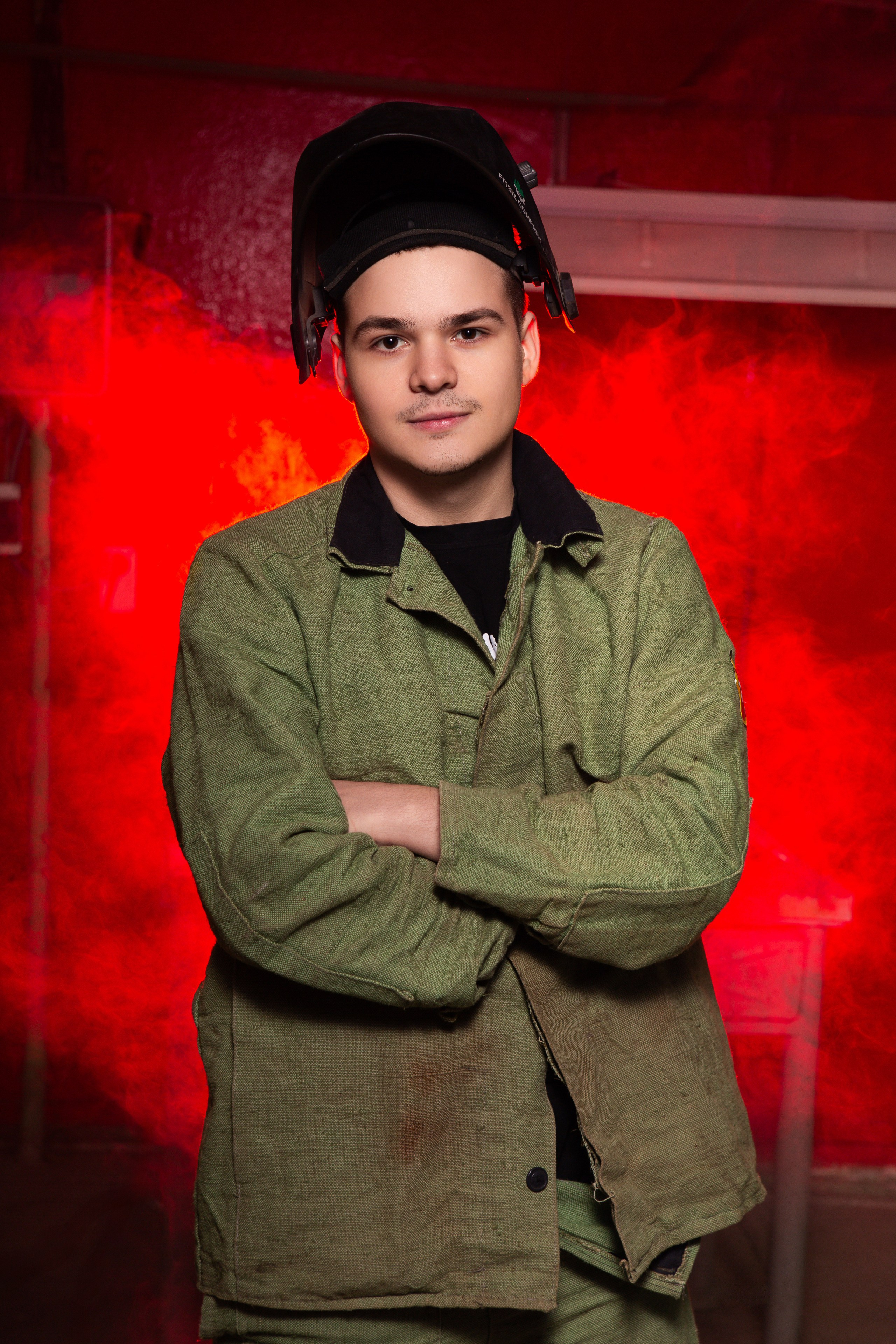 Портретная Фотосессия в Цеху для Выпускников Сварщиков | Твой Альбом Мценск. ТВОЙ АЛЬБОМ / ТВОИ ПРАВИЛА