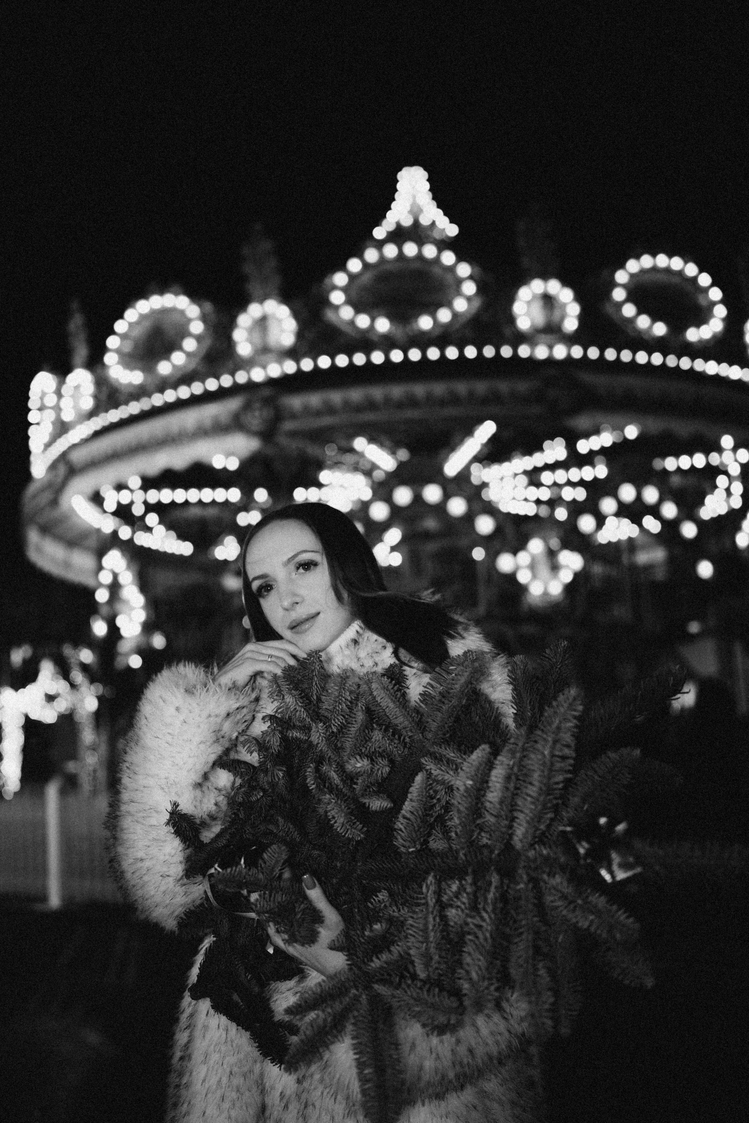 ПРОГУЛКА НА МАНЕЖНОЙ ПЛОЩАДИ ДЛЯ ДЕВУШКИ ПЕРЕД НОВЫМ ГОДОМ (НОВОГОДНЯЯ ФОТОСЕССИИЯ НА МАНЕЖНОЙ ПЛОЩАДИ). Профессиональный фотограф, Санкт-Петербург — Виктория Богомолова