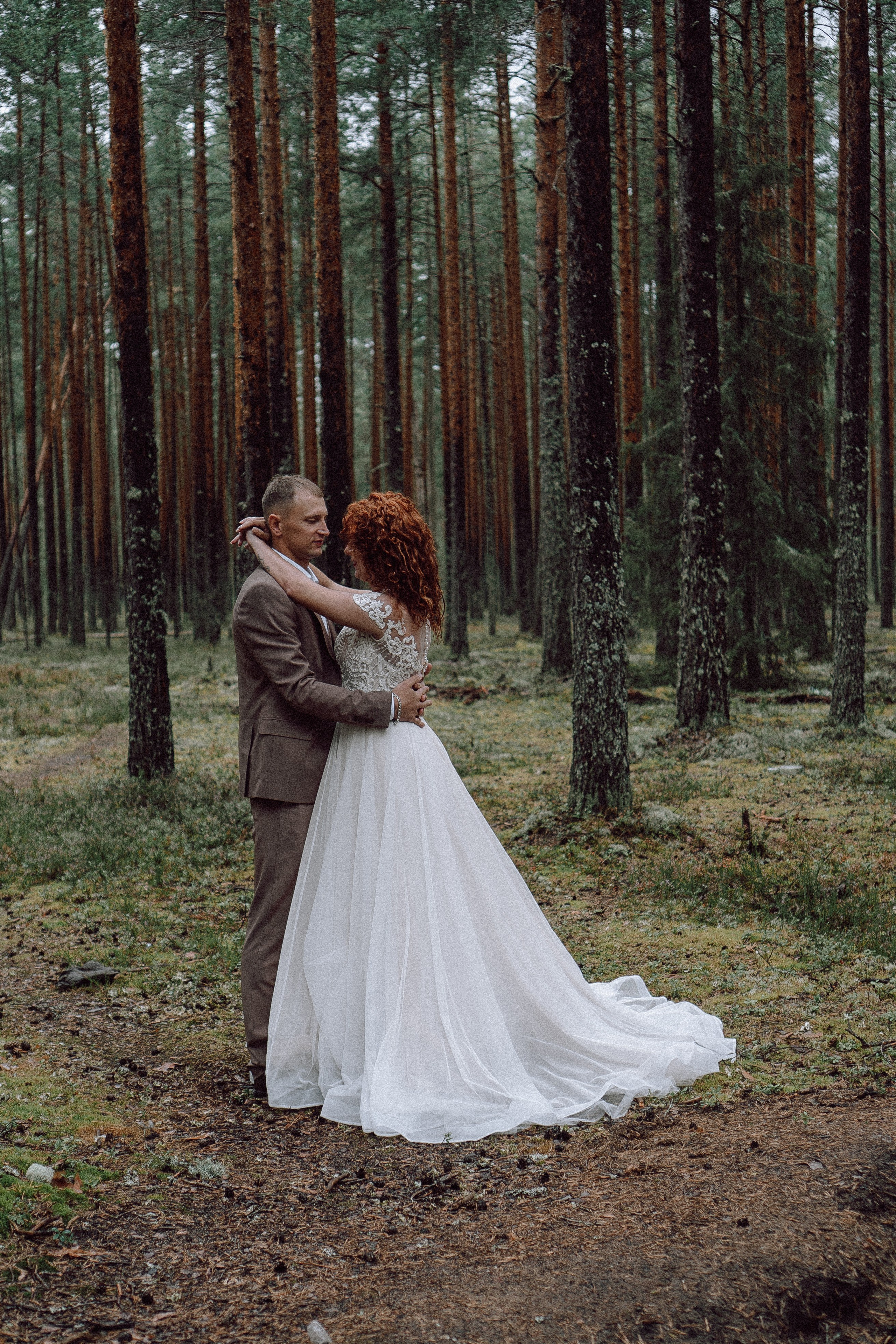 СВАДЕБНАЯ ФОТОСЕССИИЯ ПАРЫ В ГОРОДЕ ПРИОЗЕРСК В СОСНОВОМ ЛЕСУ И С ПИКАПОМ. Профессиональный фотограф, Санкт-Петербург — Виктория Богомолова