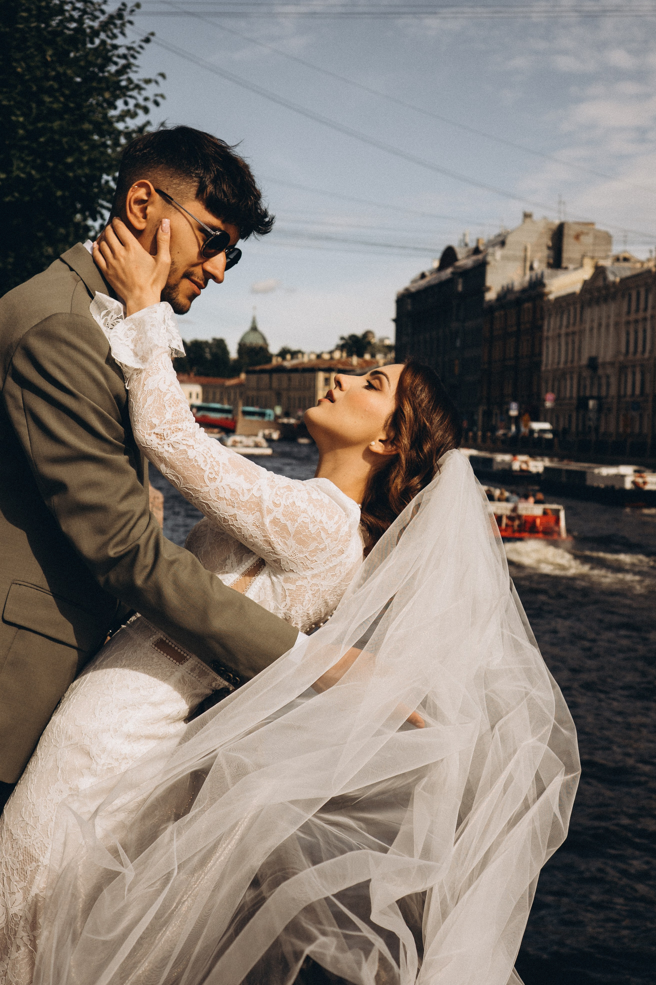 СВАДЕБНАЯ ПРОГУЛКА ВОЗЕ ИСАИКЕВСКОГО СОБОРА АСТОРИИ И ЗАКОНОДАЛЕТНОГО СОБРАНИЯ. Профессиональный фотограф, Санкт-Петербург — Виктория Богомолова