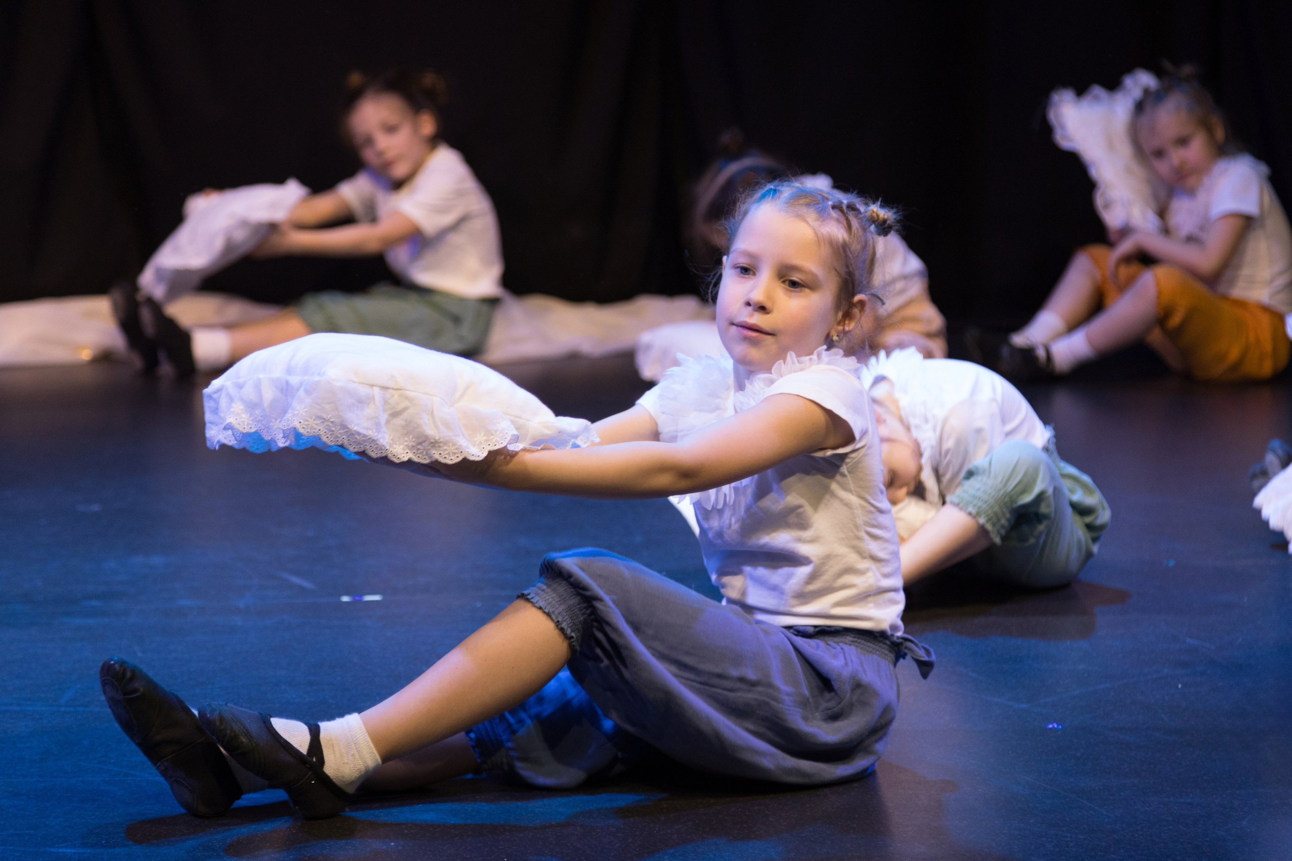 Отчетный танцевальный концерт детей 2-7 лет. Детский и контент фотограф Надя Волкова Санкт-Петербург