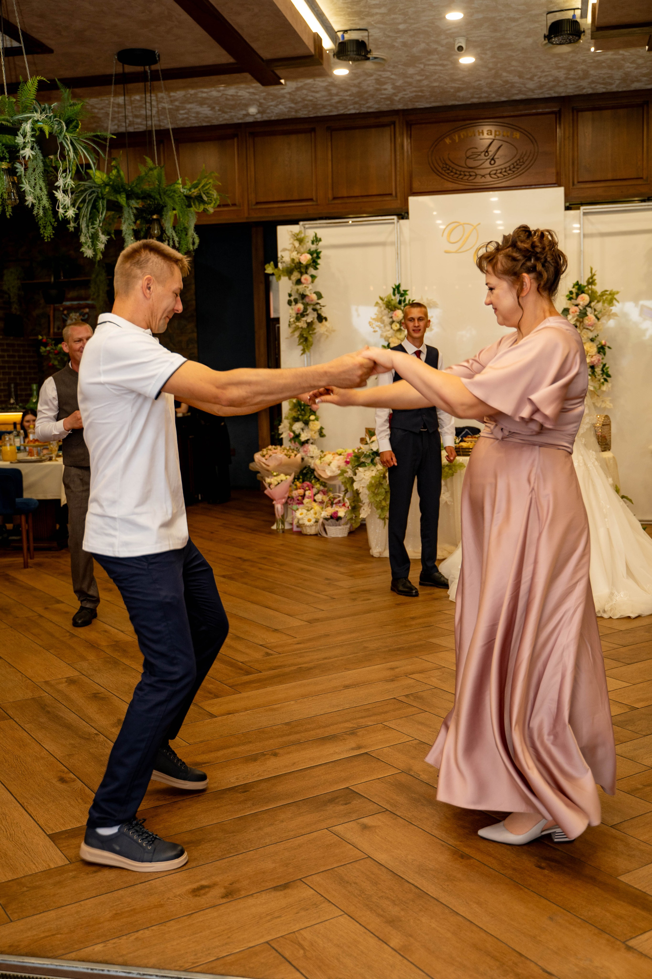 Данил и Анастасия. Видеосьемка, фотосьемка свадеб, юбилеев, утренников в Краснодарском кр