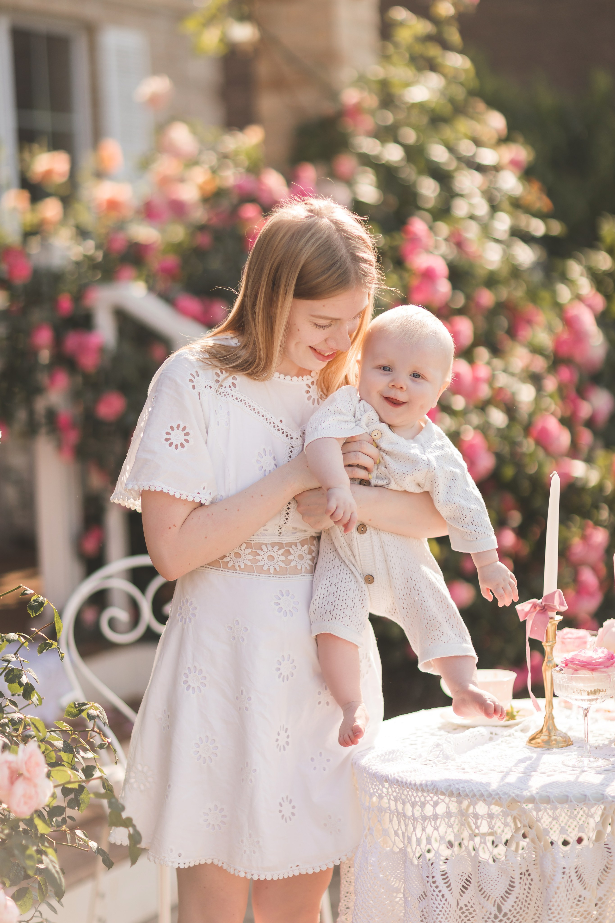 Крыльцо с розами. Семейный и детский фотограф Краснодар Валерия Власенко
