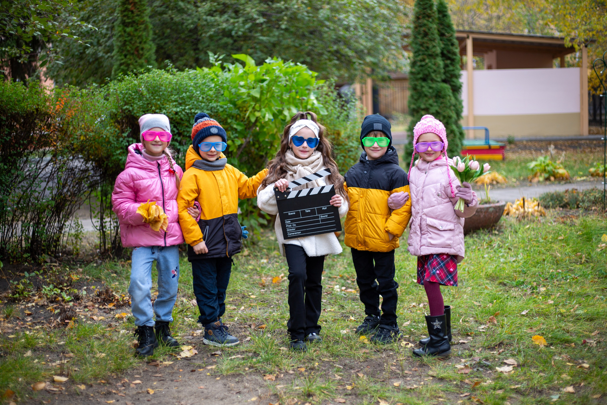 Детский сад на прогулке. Выпускные альбомы Воронеж " СОКОЛ фото»