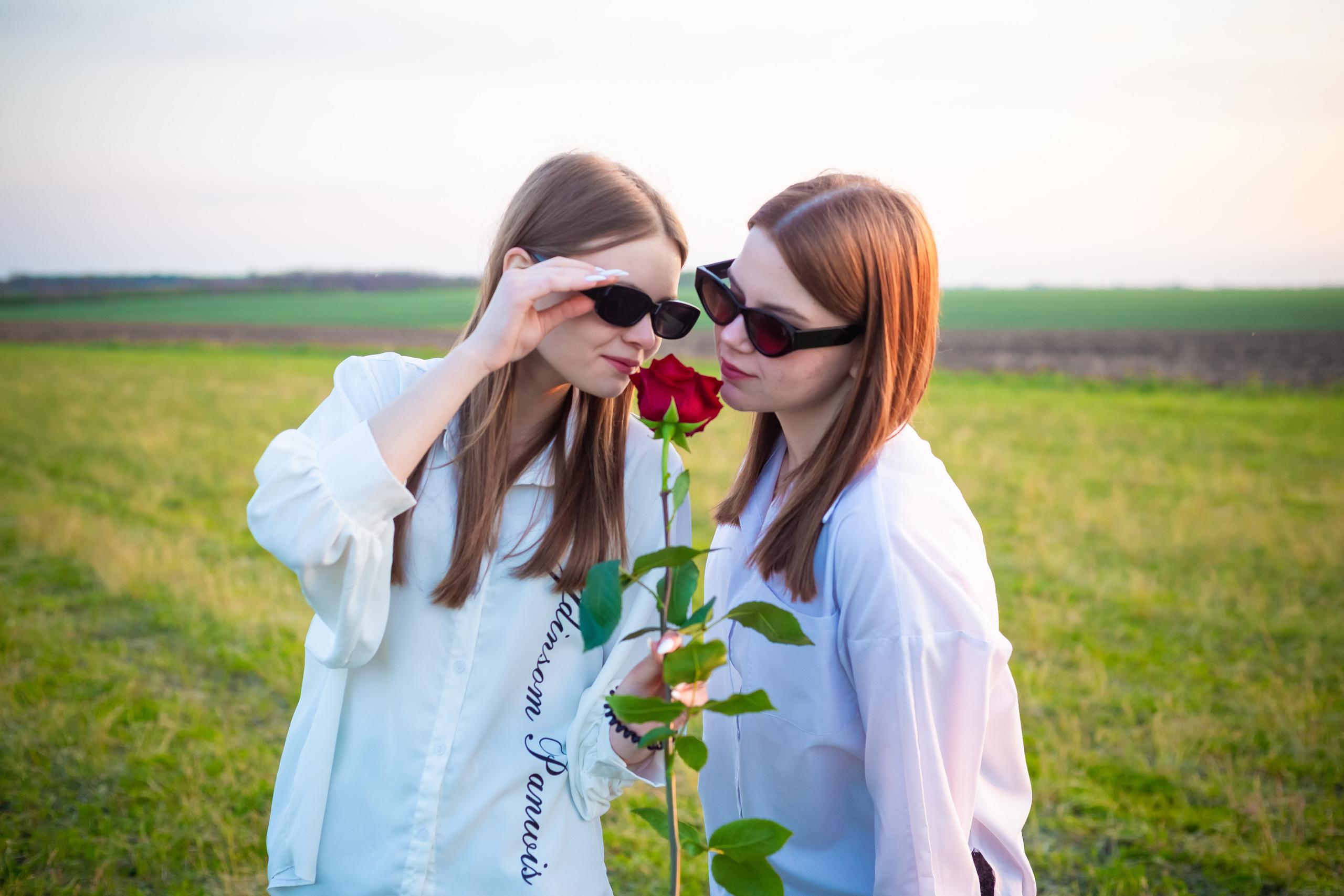 В.Хава — съемка в школе, в поле на закате. Выпускные альбомы Воронеж от Веры Соколовой