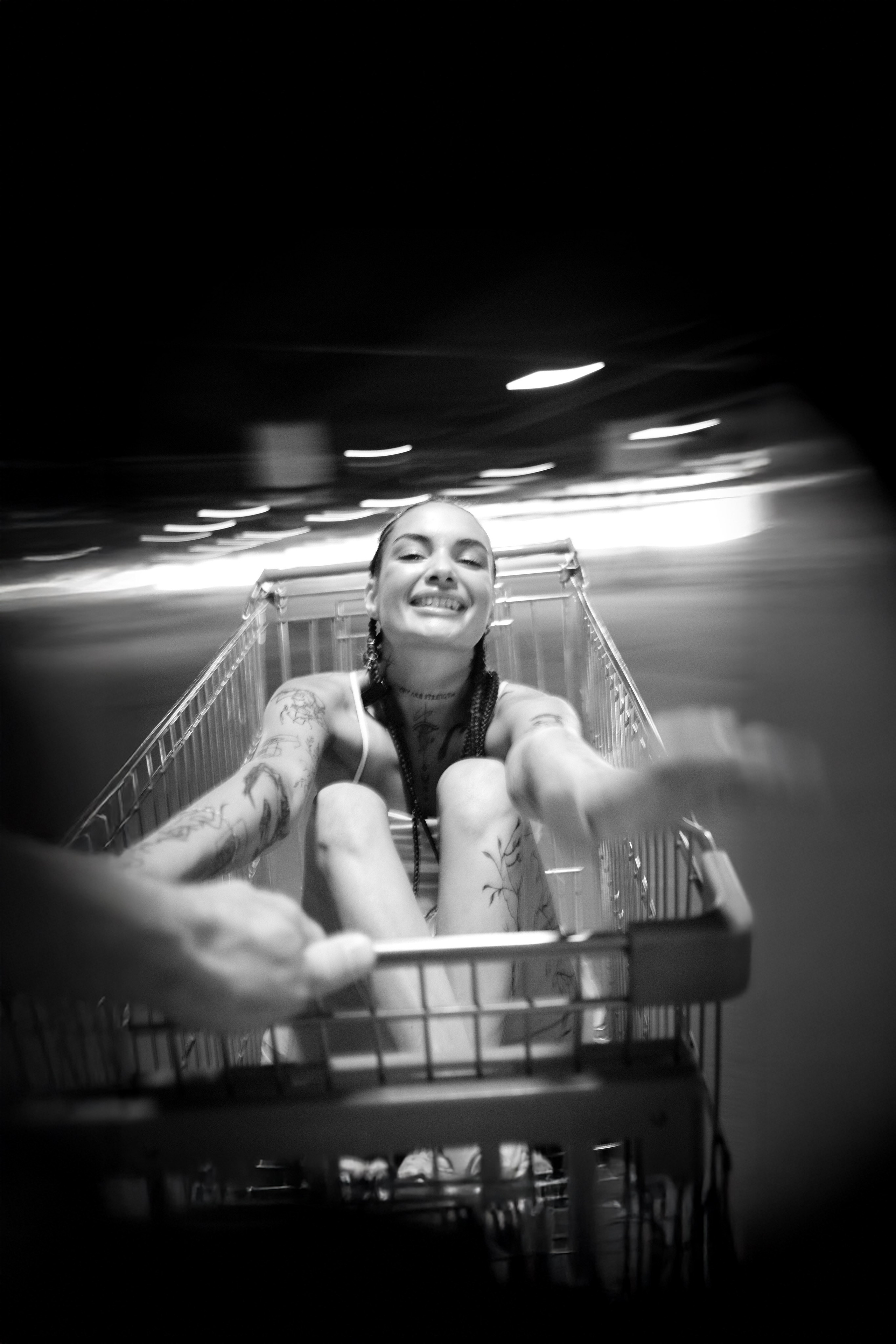 Фотосессия на парковке. Женский фотограф в Новосибирске Вячеслав Семакин