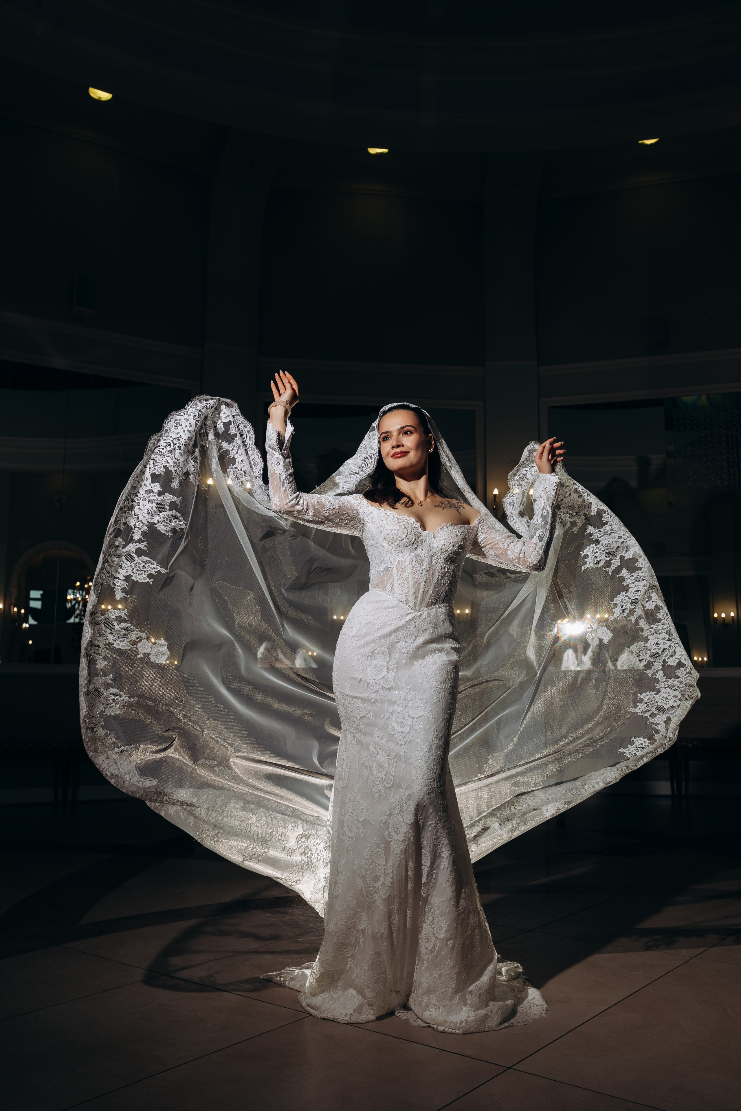 Свадебная фотосессия в Казани, фотограф на свадьбу Казань, свадебная фотосессия в центральном ЗАГСе, кружевное платье