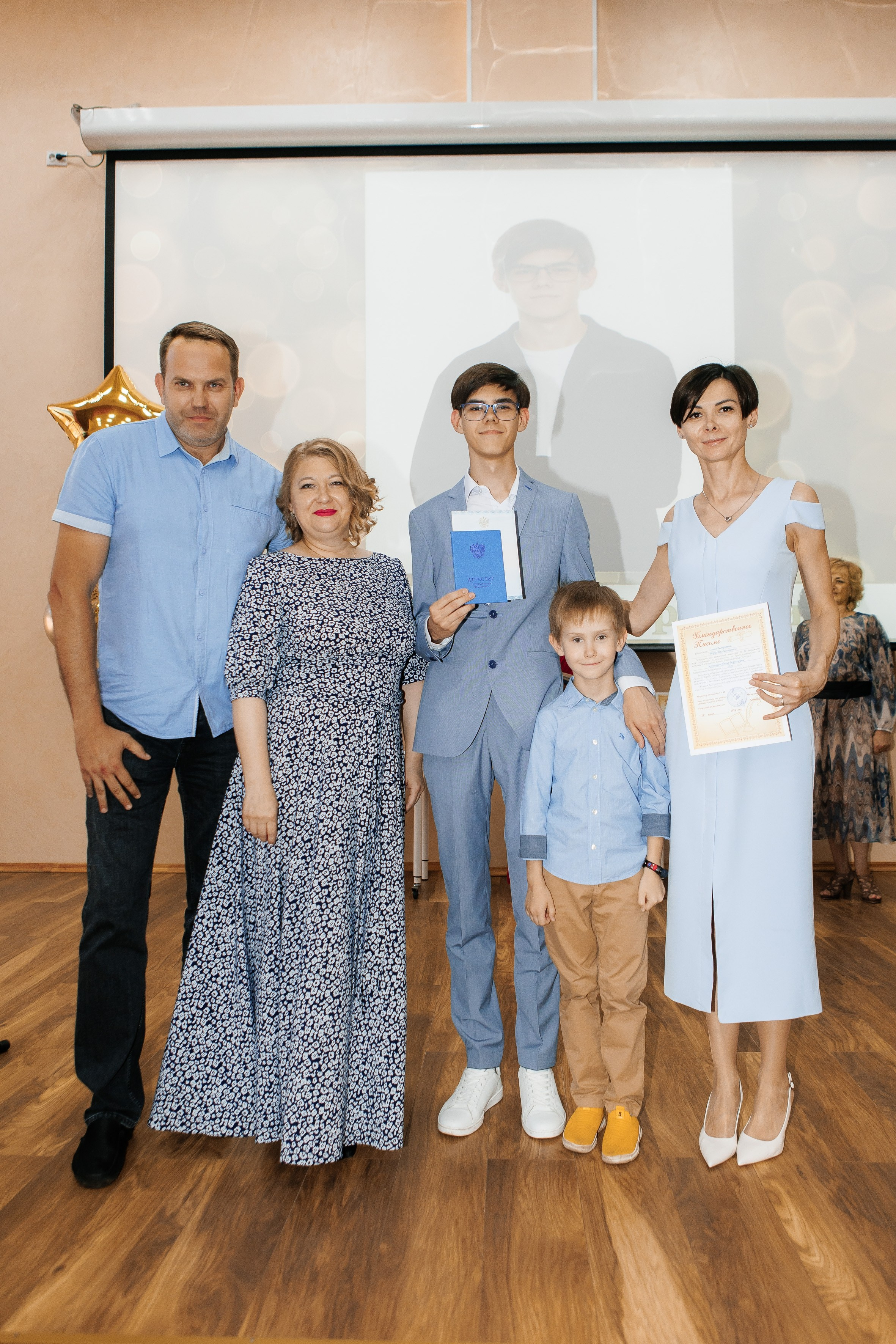 Выпускной Гимназия 12 2024 г. Свадебный и портретный Фотограф в Липецке Дмитрий Котюков