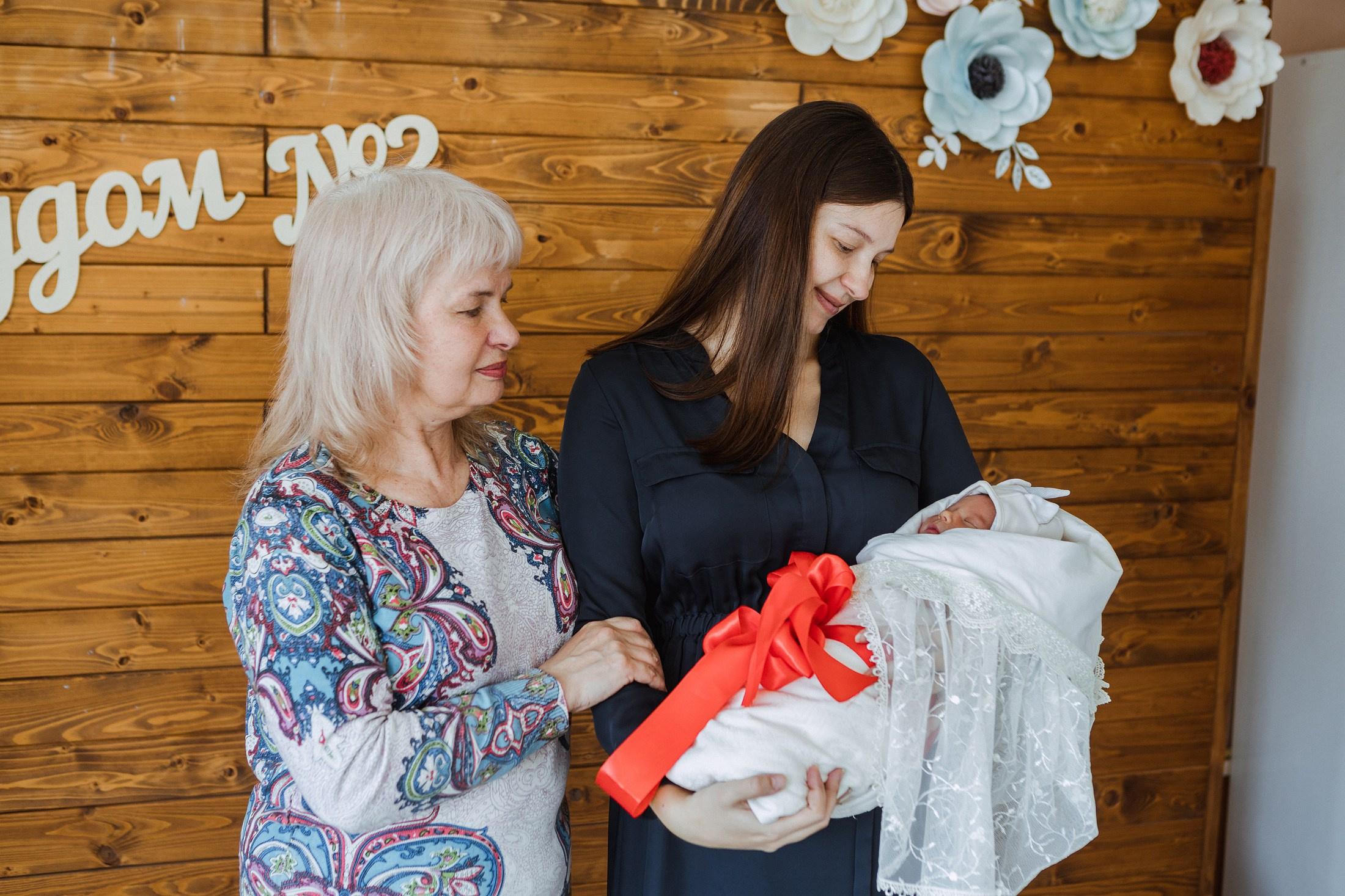 Выписка из Центрального роддома № 2. Фотографы в городе Волгограде — Людмила Агеева и Алексей Околелов